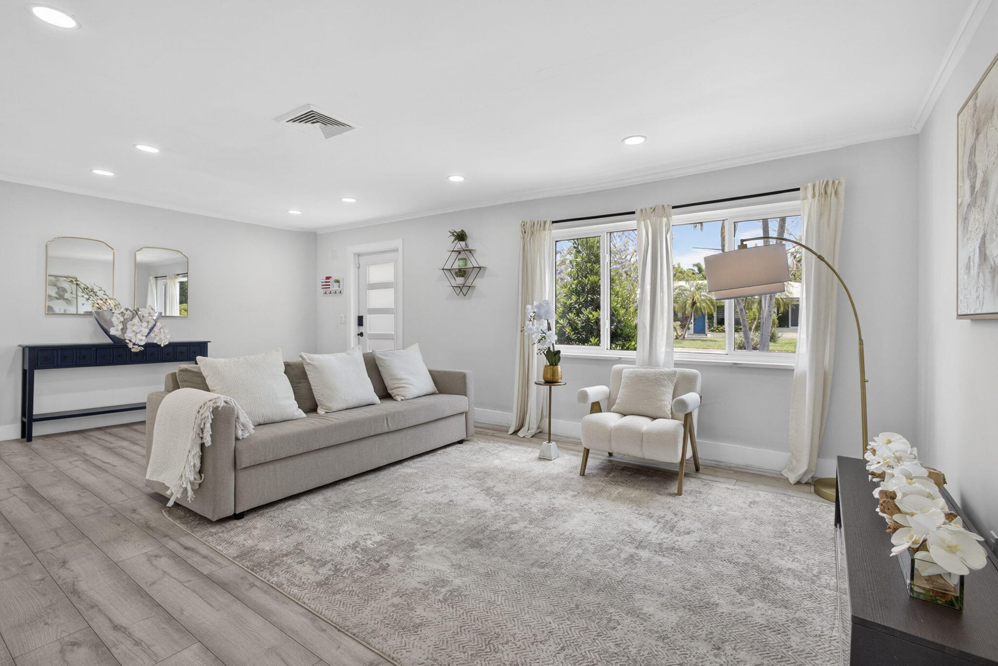 326 Alhambra West Palm Beach, FL 33405