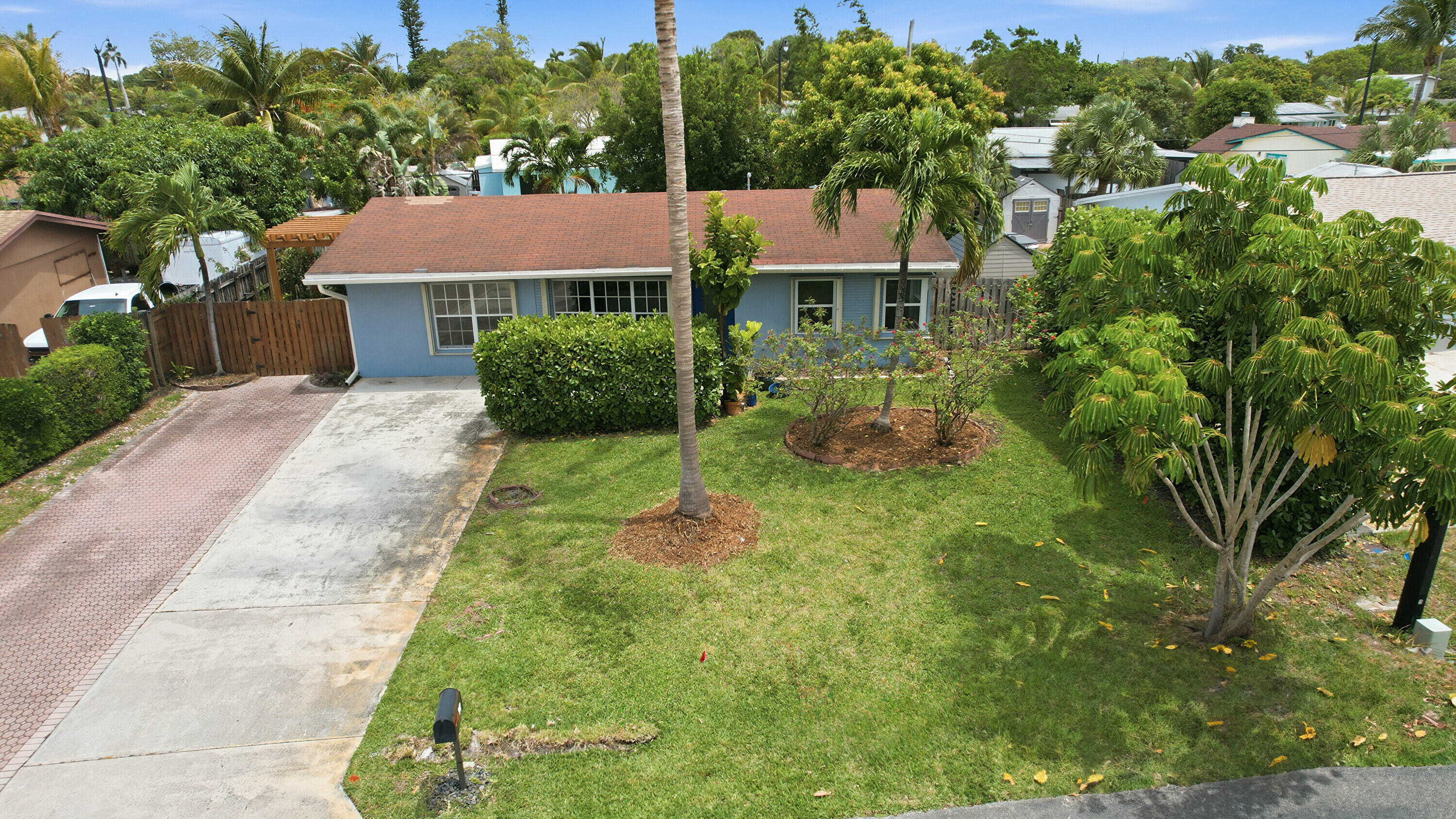 941 NE 23rd