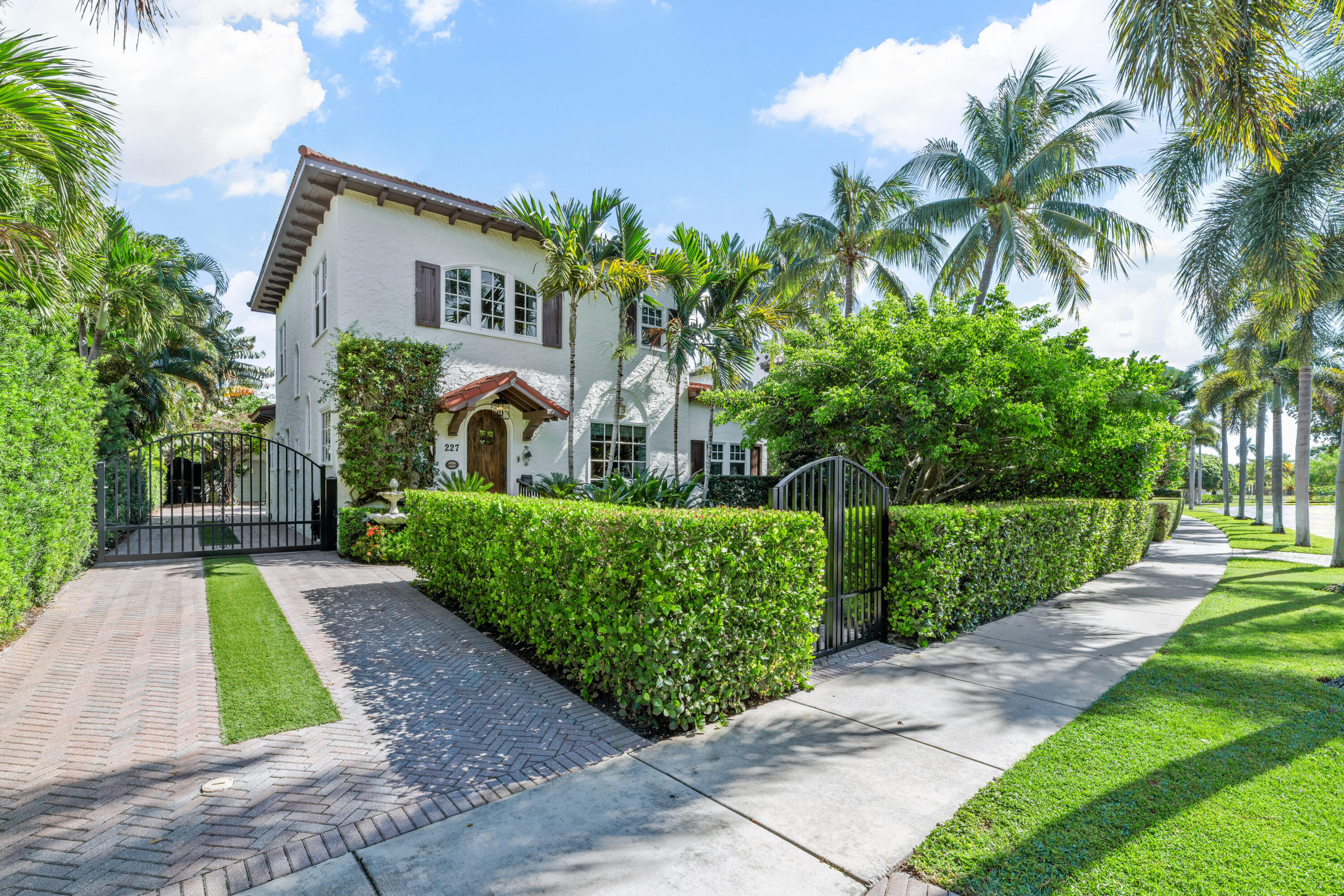 227 Marlborough