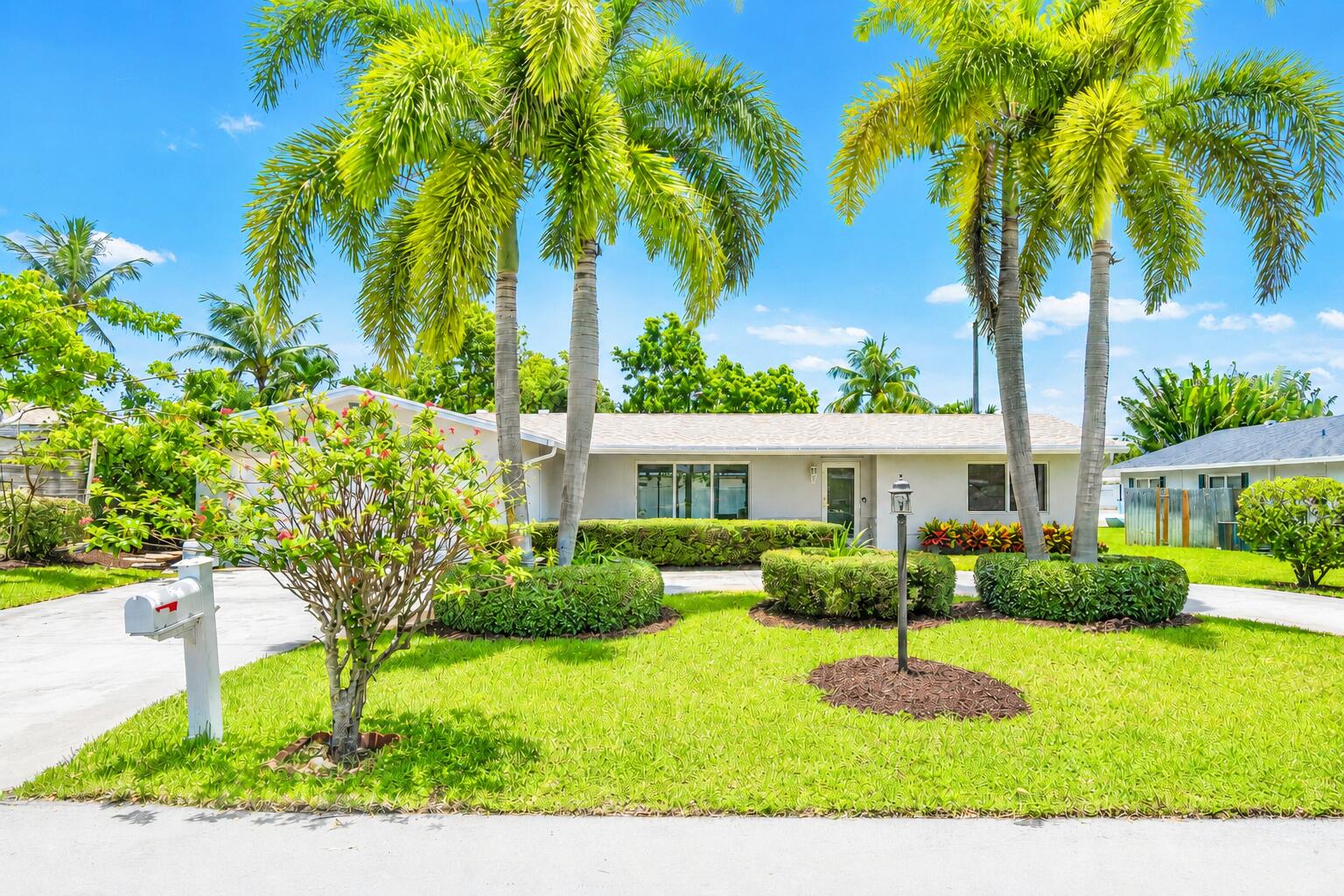 723 SW 27th