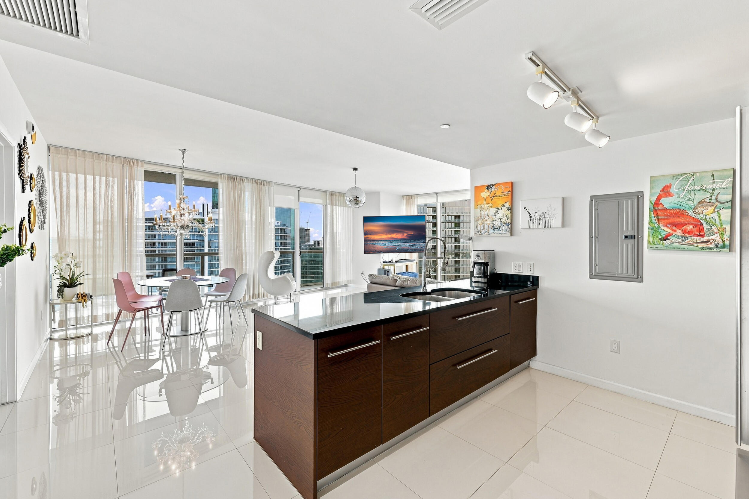 465 Brickell #5102 Miami, FL 33131