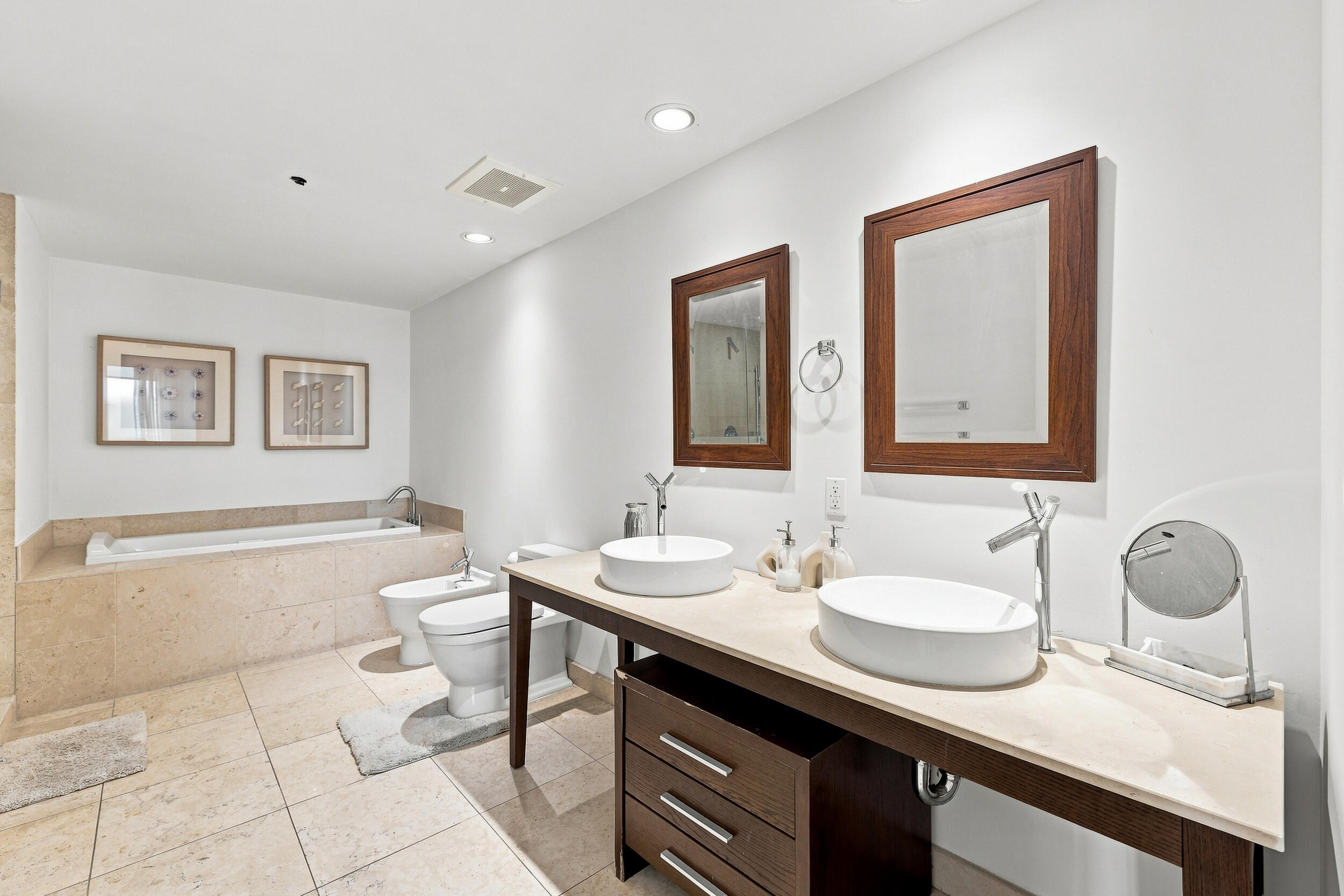 465 Brickell #5102 Miami, FL 33131