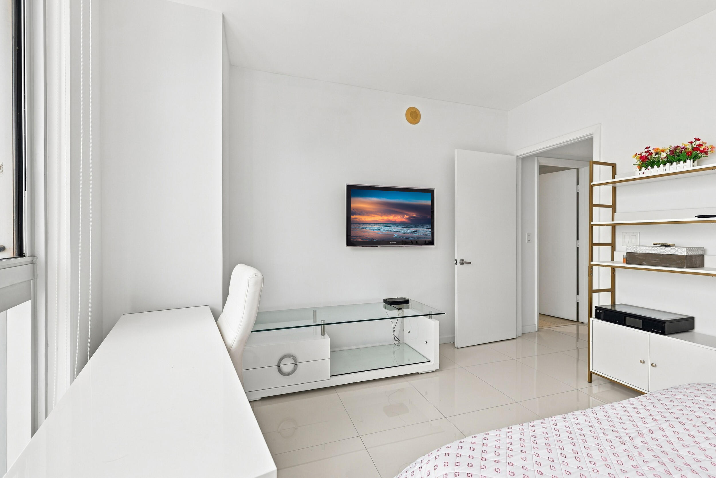 465 Brickell #5102 Miami, FL 33131