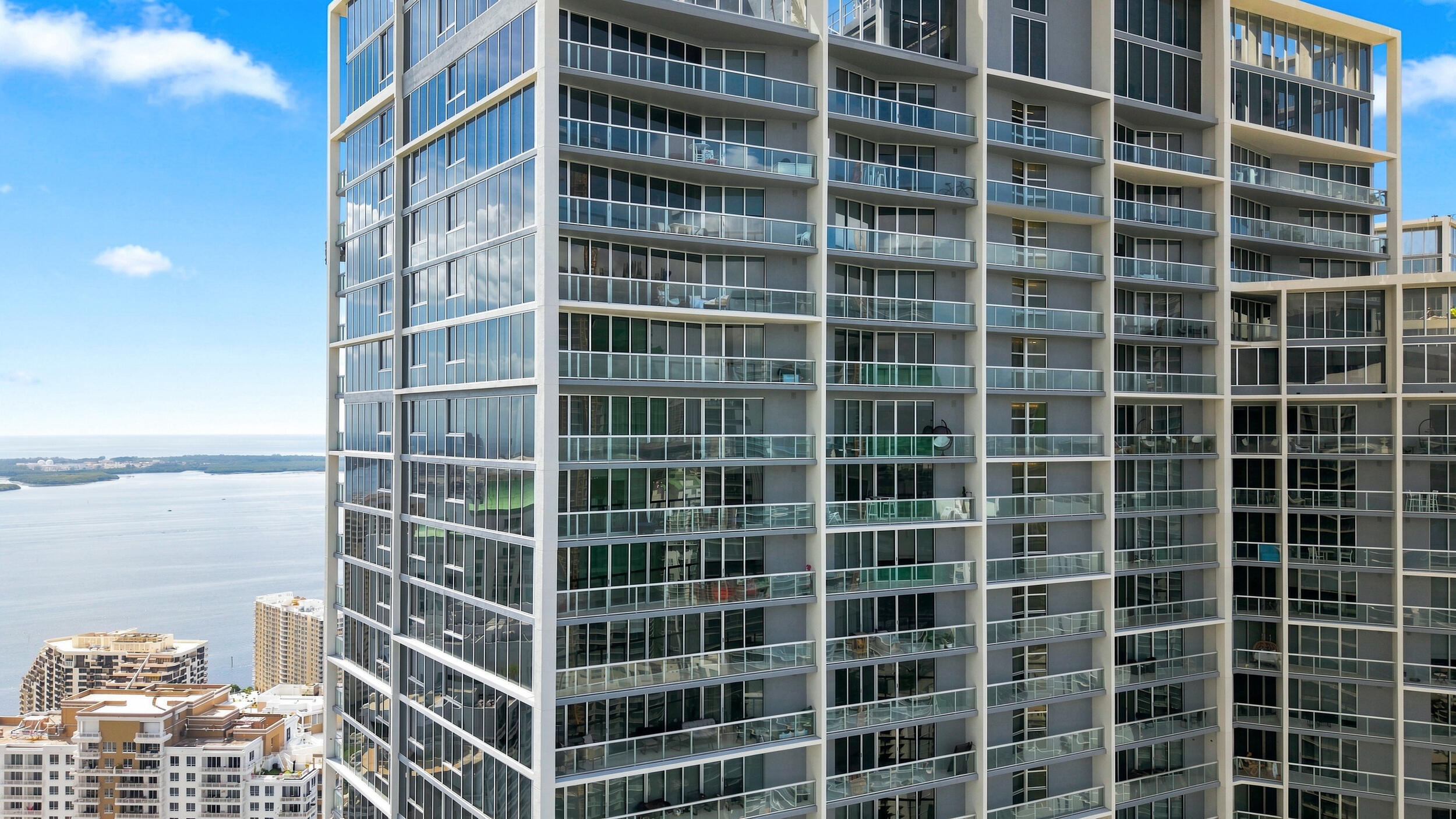 465 Brickell #5102 Miami, FL 33131