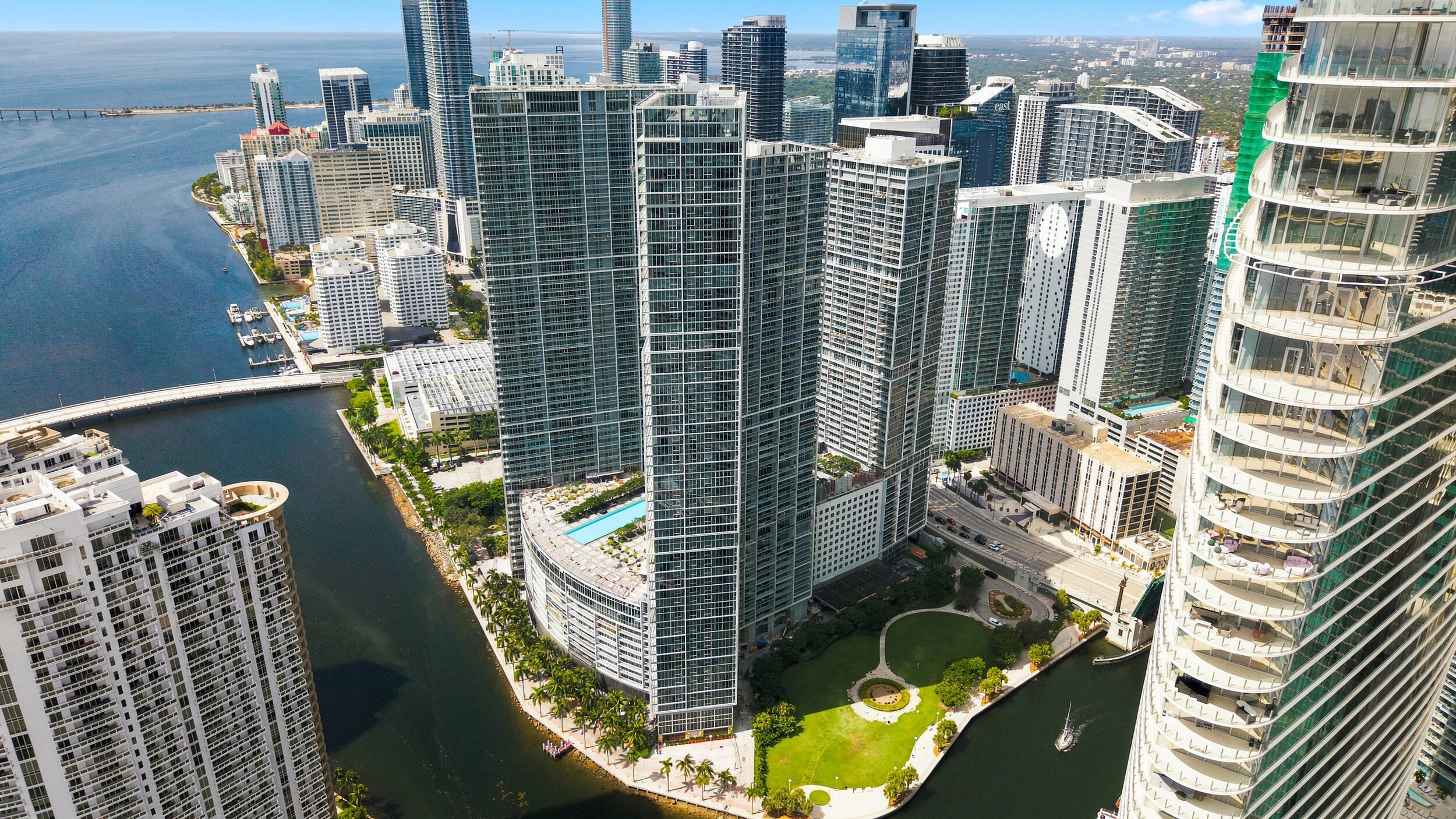 465 Brickell #5102 Miami, FL 33131