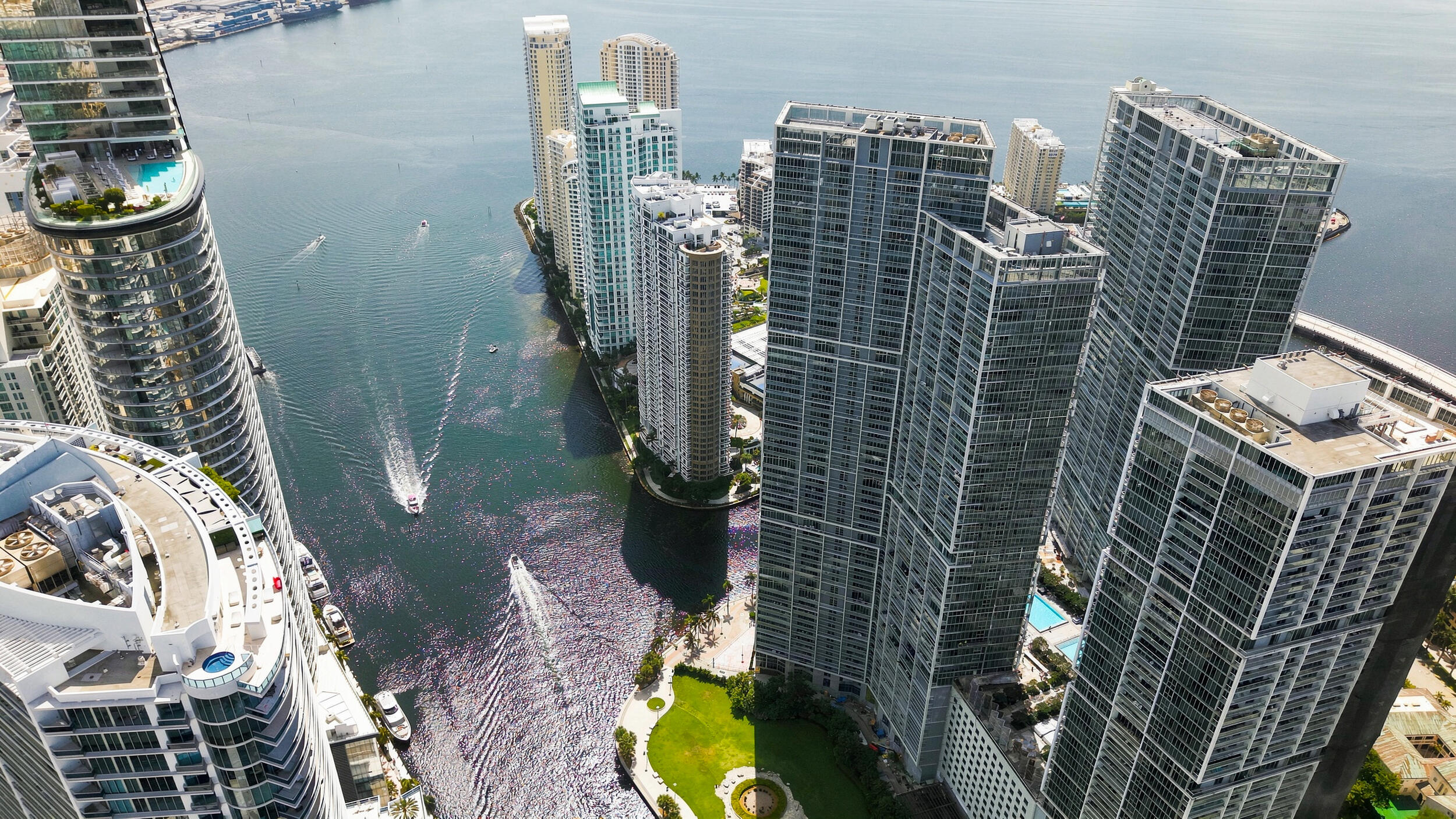 465 Brickell #5102 Miami, FL 33131