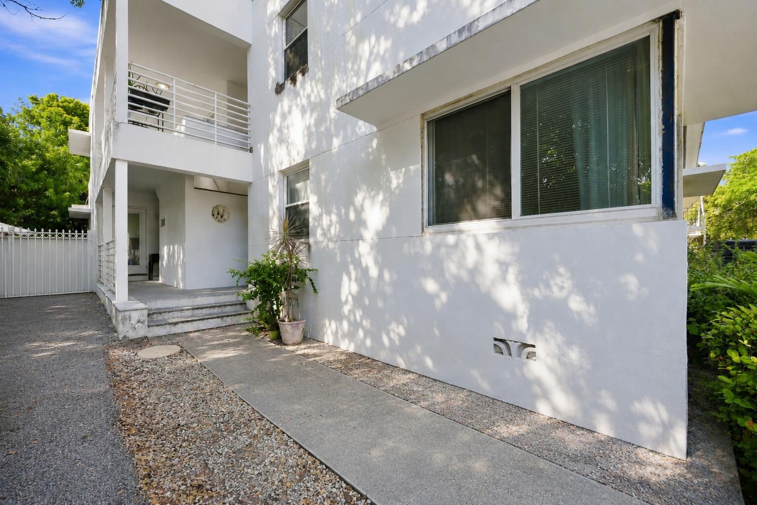 1170 71st Miami Beach, FL 33141