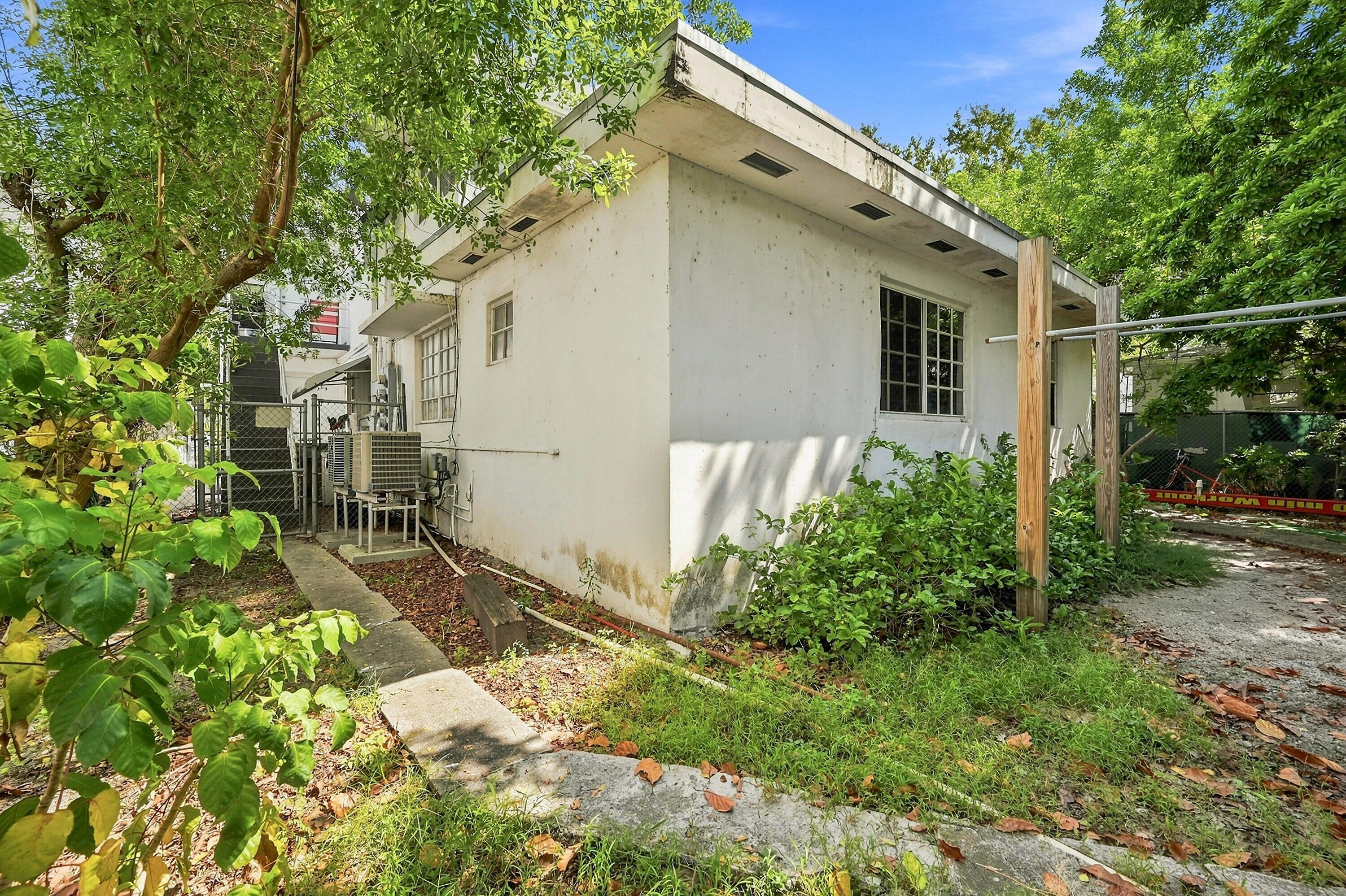 1170 71st Miami Beach, FL 33141