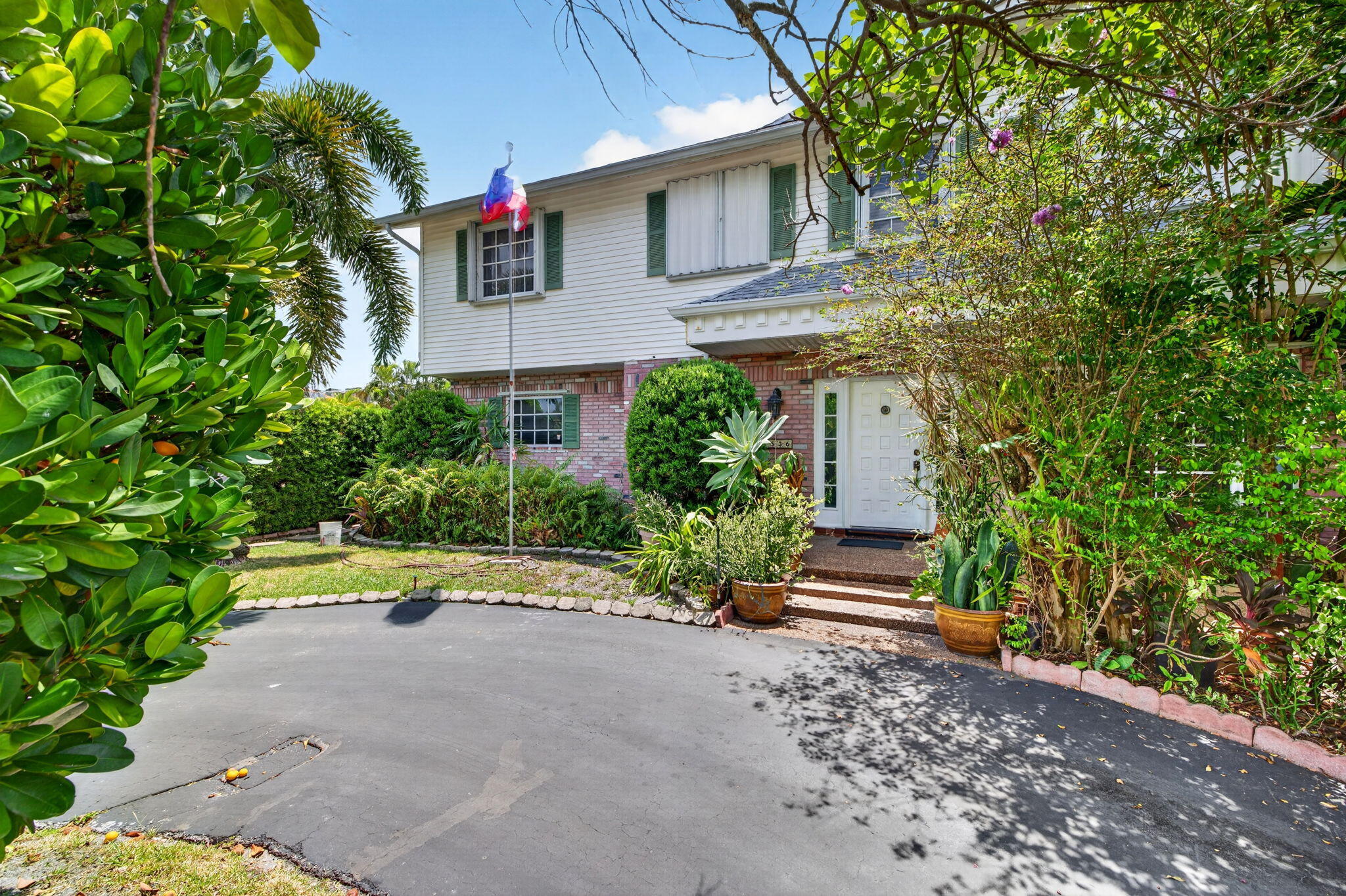 1636 SE 14th Fort Lauderdale, FL 33316