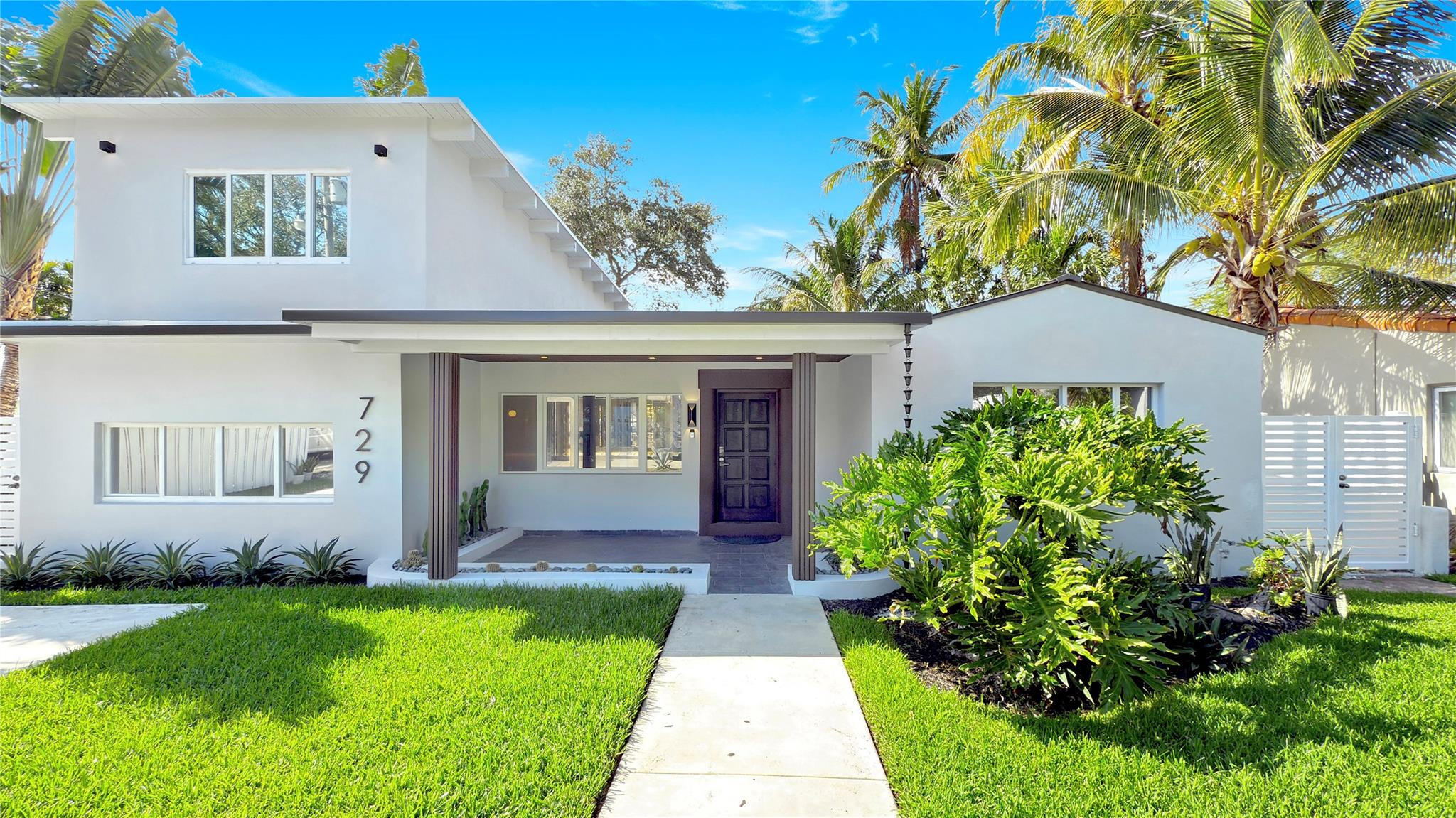 729 NE 17th Ter