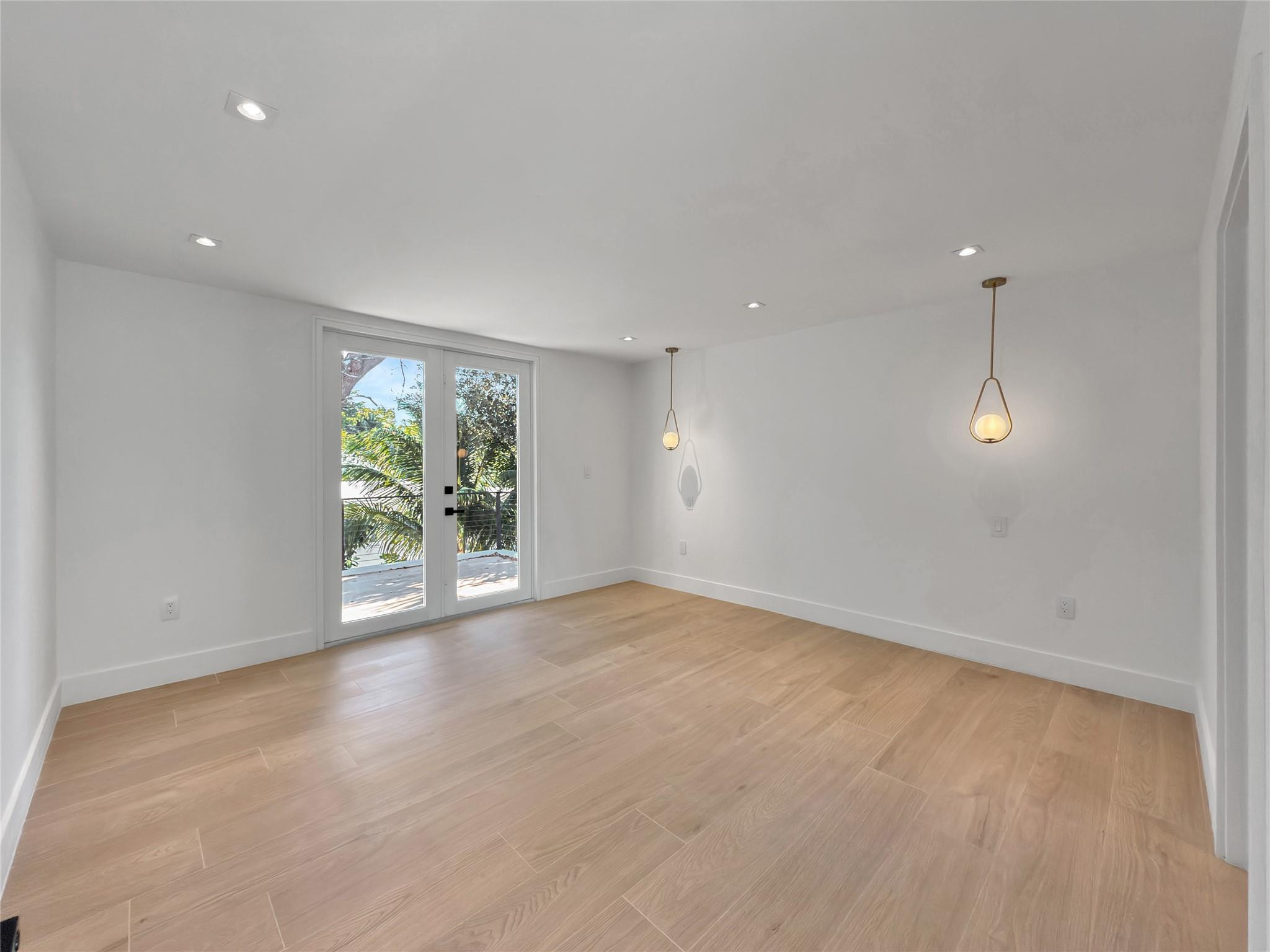 729 NE 17th Ter Fort Lauderdale, FL 33304