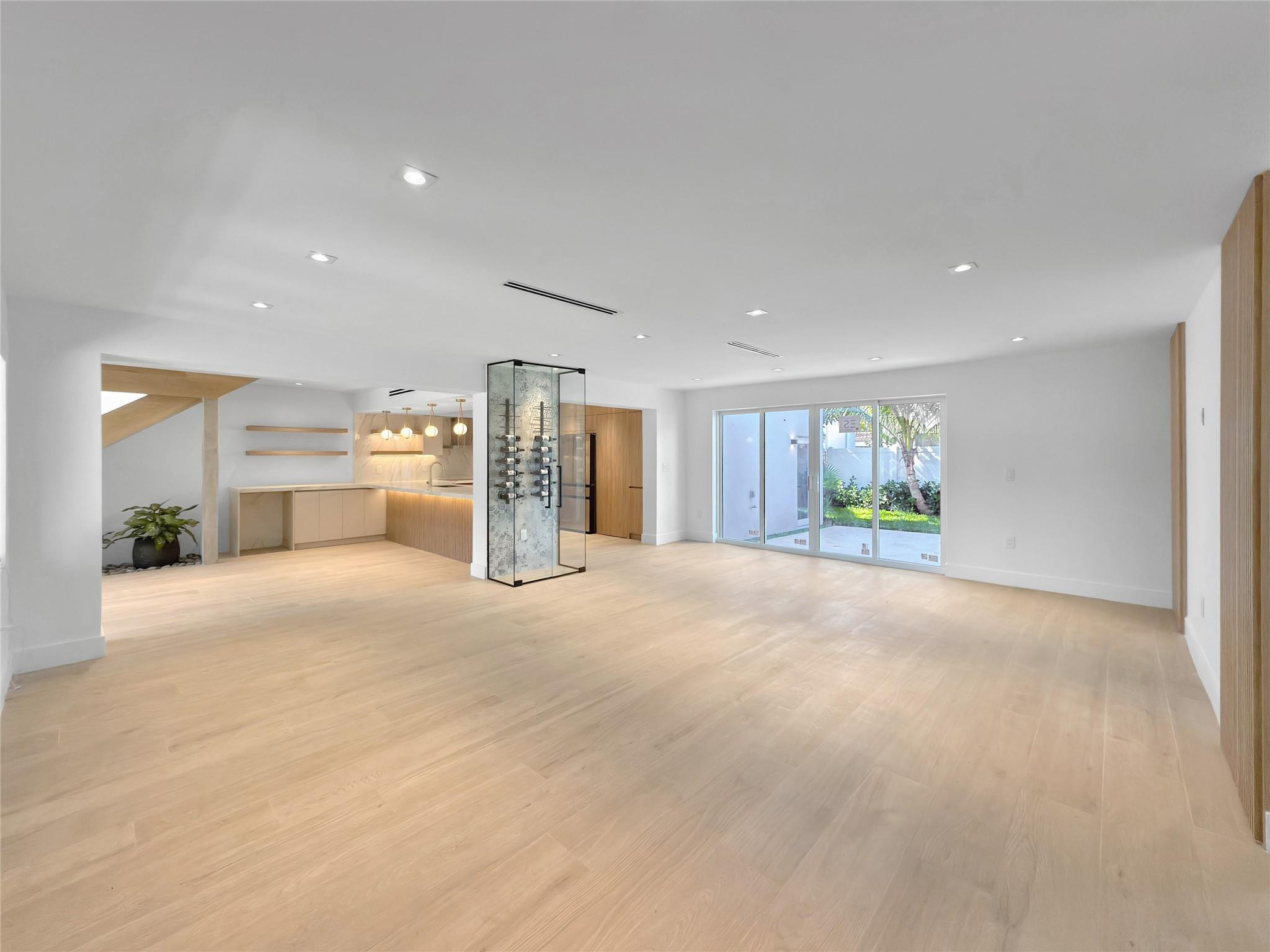 729 NE 17th Ter Fort Lauderdale, FL 33304