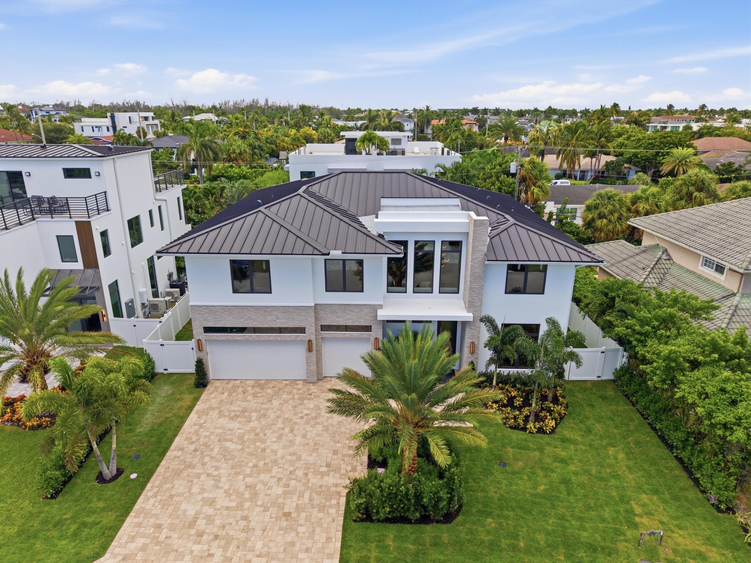 3093 Banyan Rd