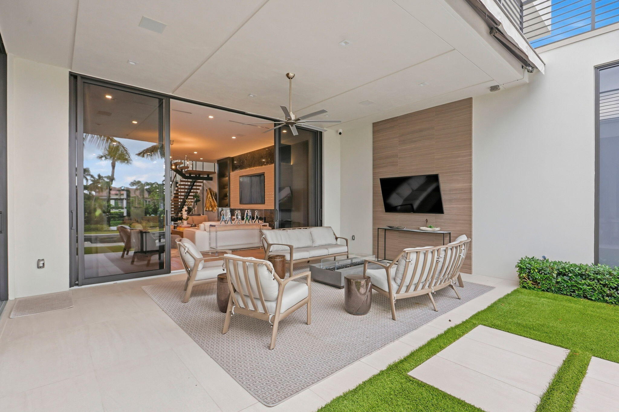 1371 Royal Palm Way Boca Raton, FL 33432