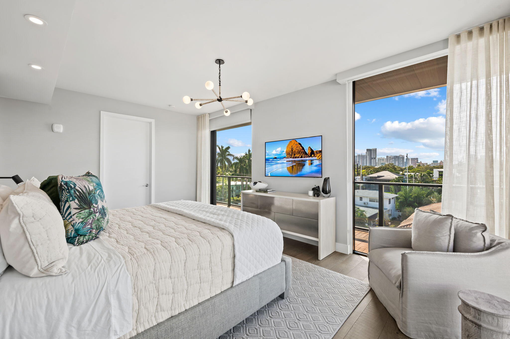 124 Hendricks Isle #PH401 Fort Lauderdale, FL 33301