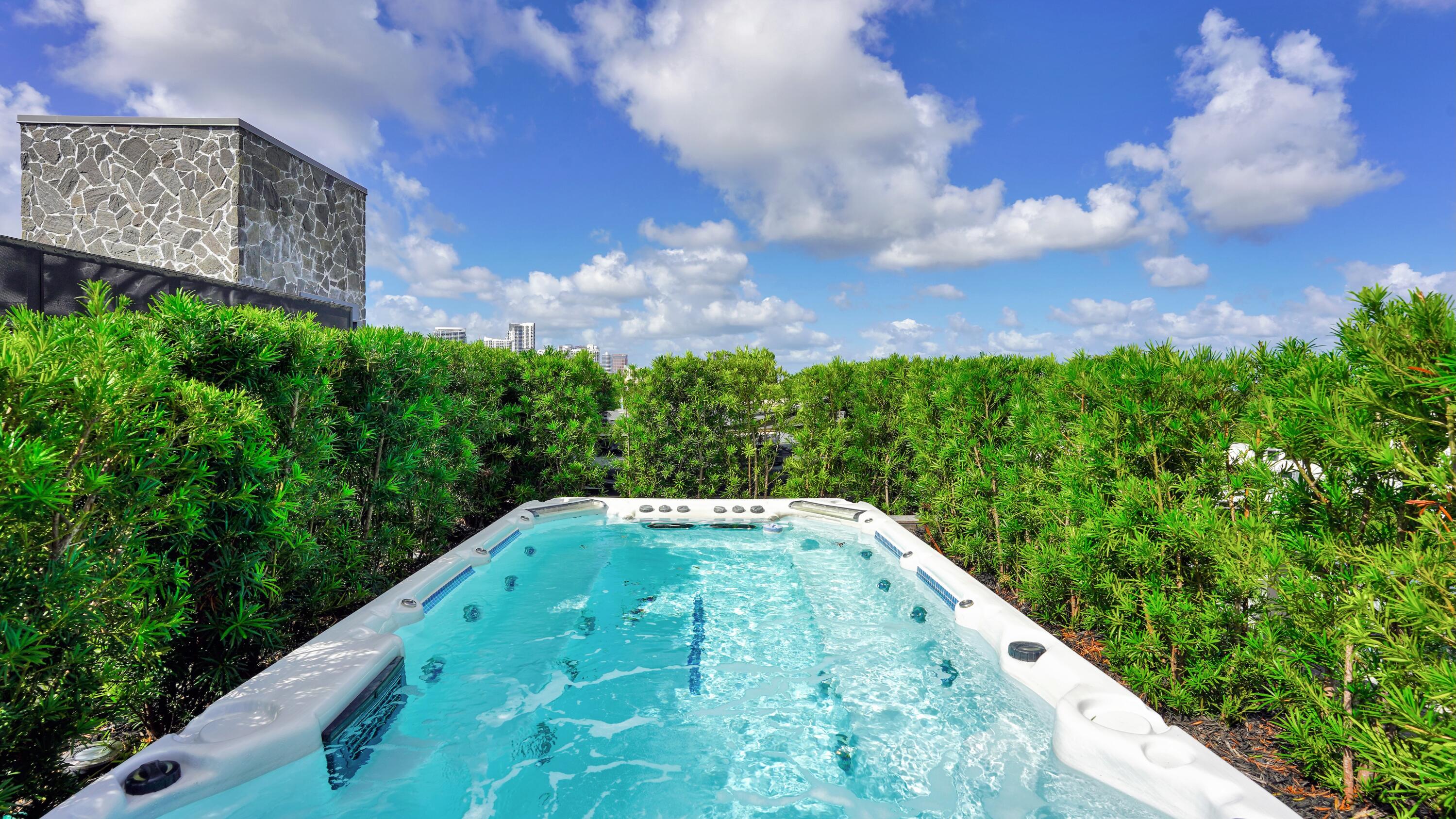 124 Hendricks Isle #PH401 Fort Lauderdale, FL 33301