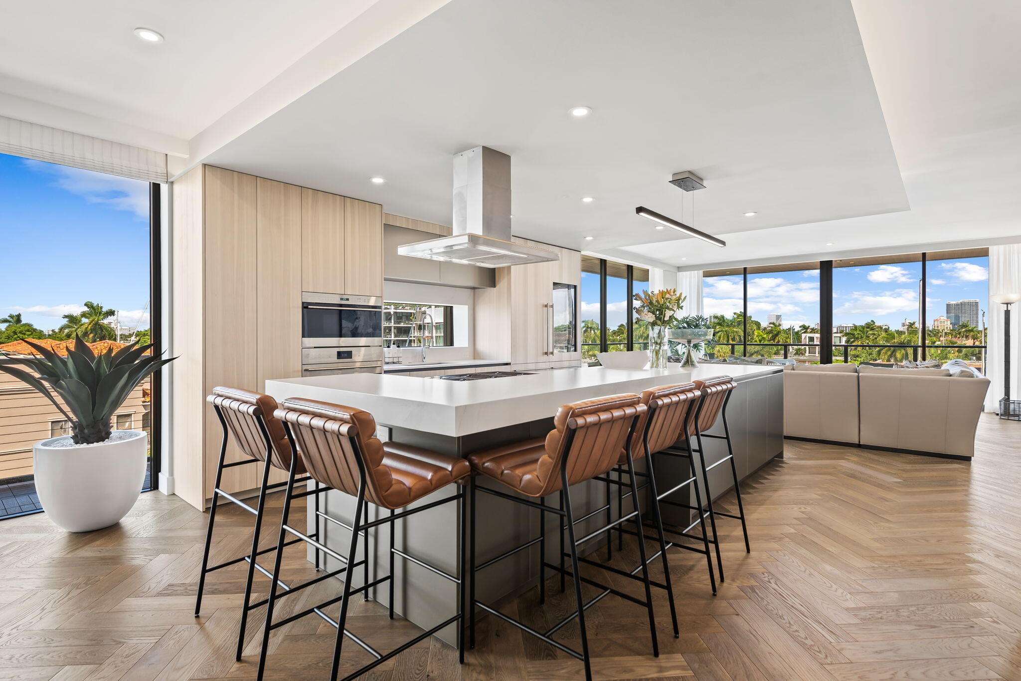 124 Hendricks Isle #PH401 Fort Lauderdale, FL 33301