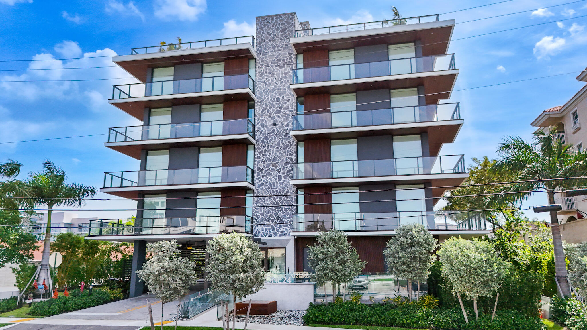 124 Hendricks Isle #PH401 Fort Lauderdale, FL 33301