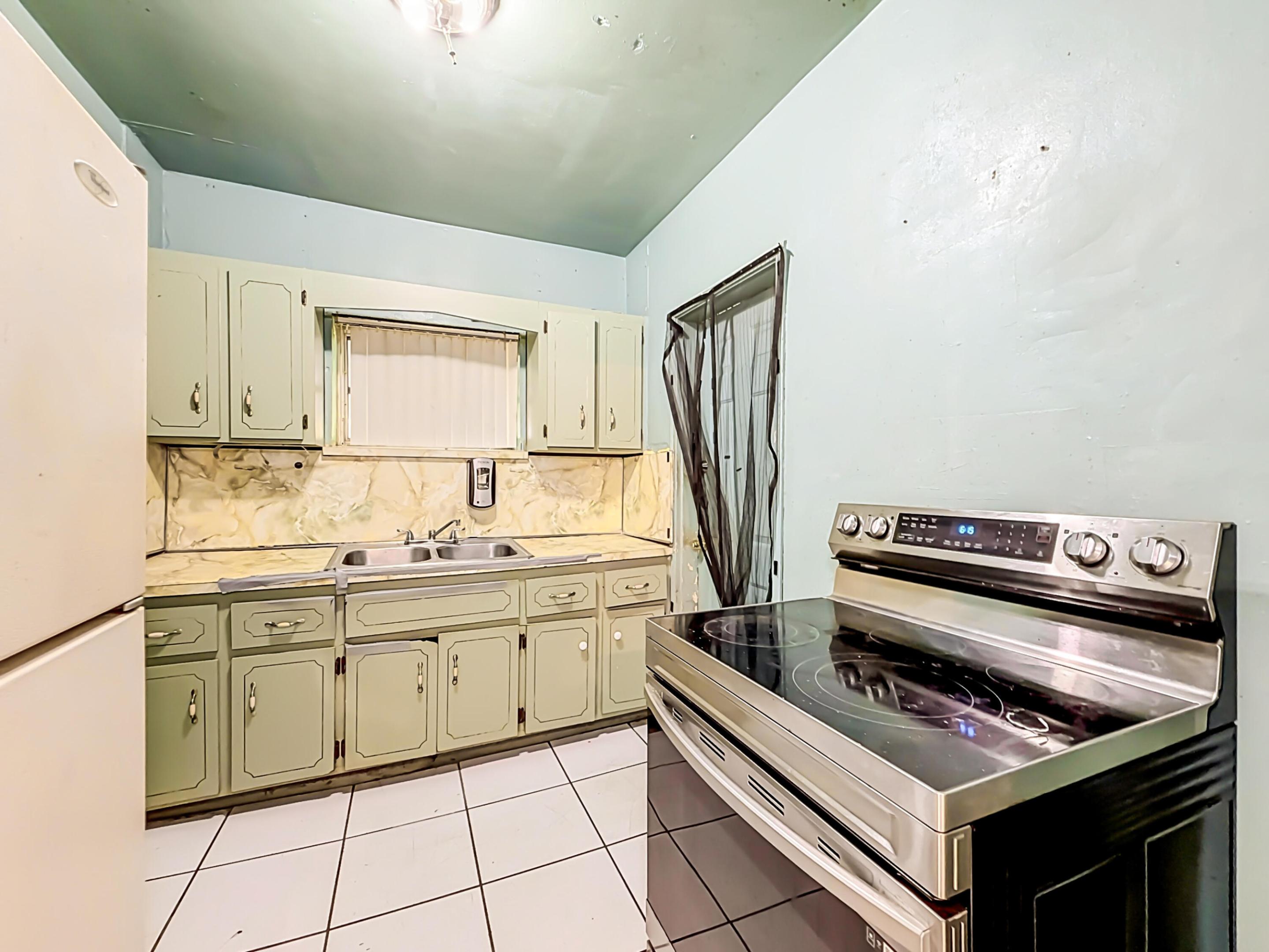 511 NW 46th St Miami, FL 33127