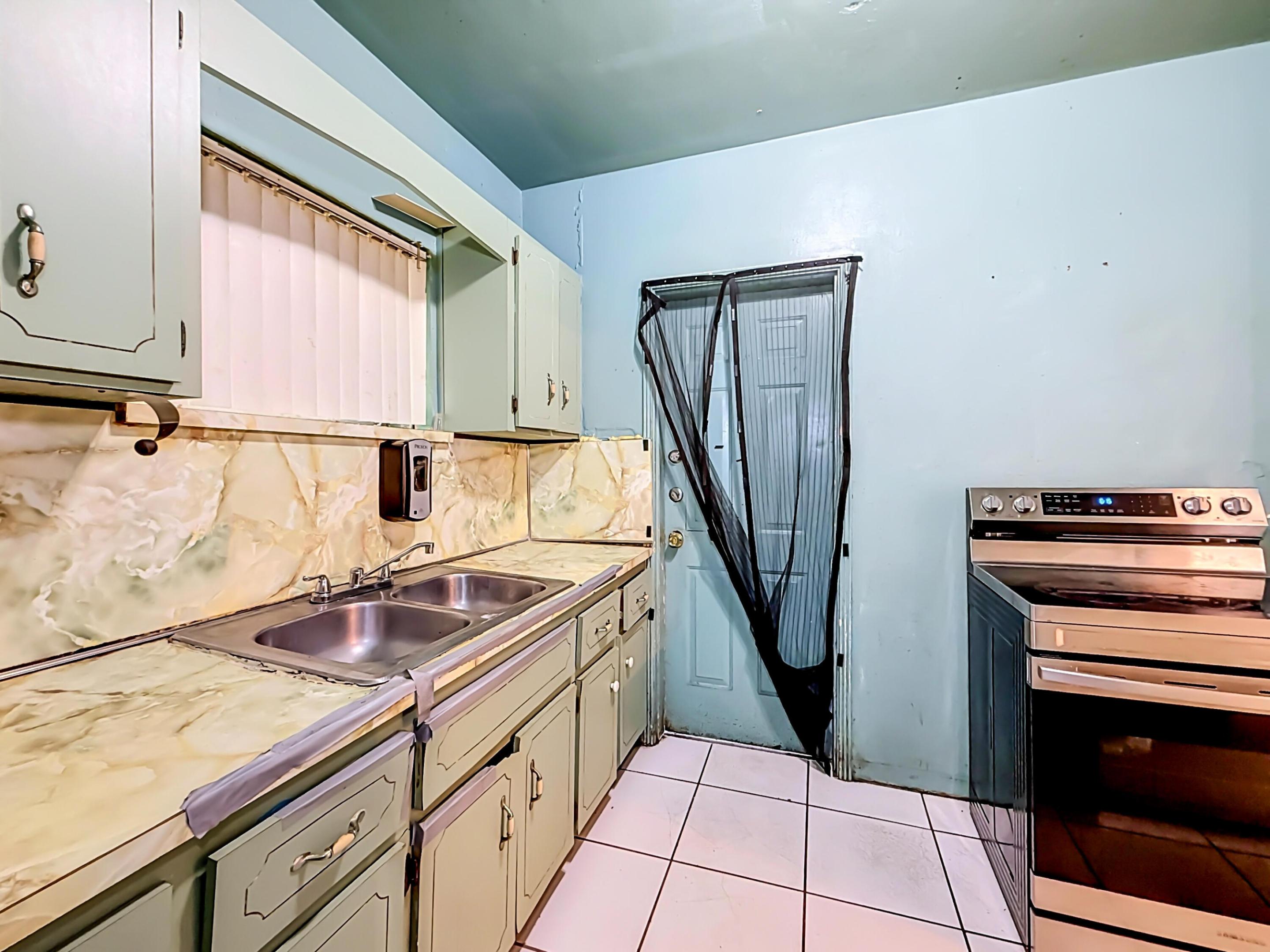 511 NW 46th St Miami, FL 33127