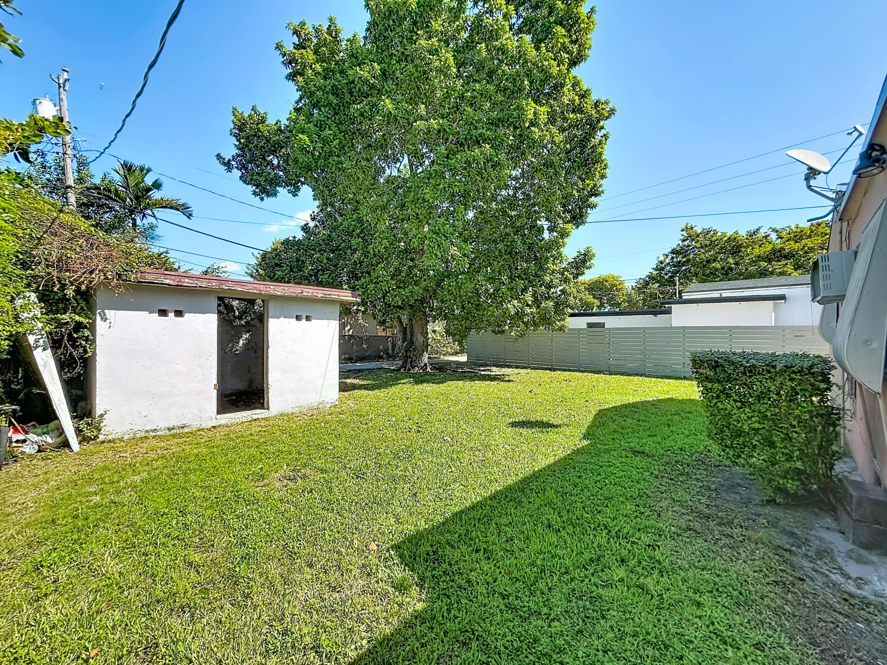 511 NW 46th St Miami, FL 33127