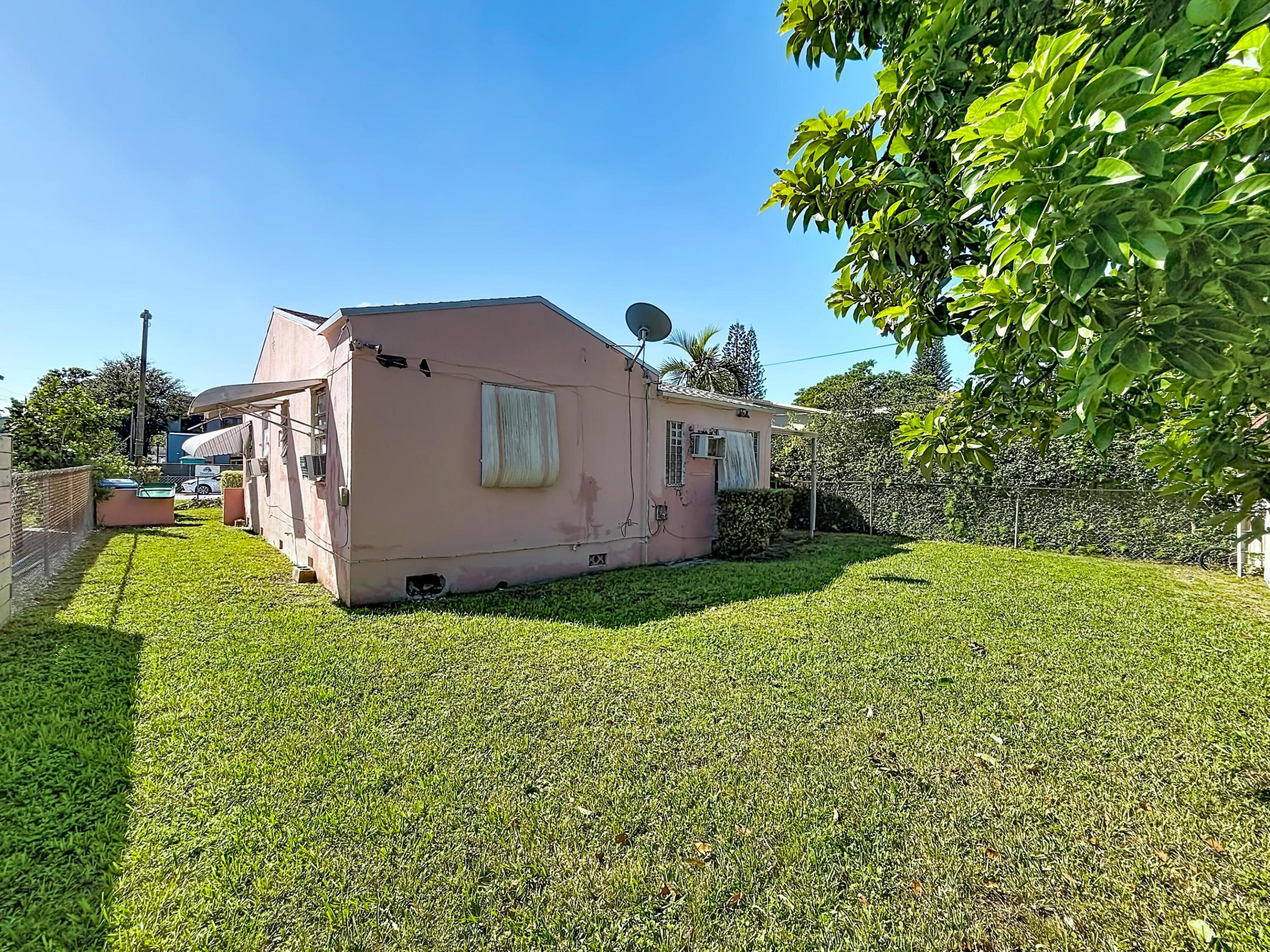 511 NW 46th St Miami, FL 33127