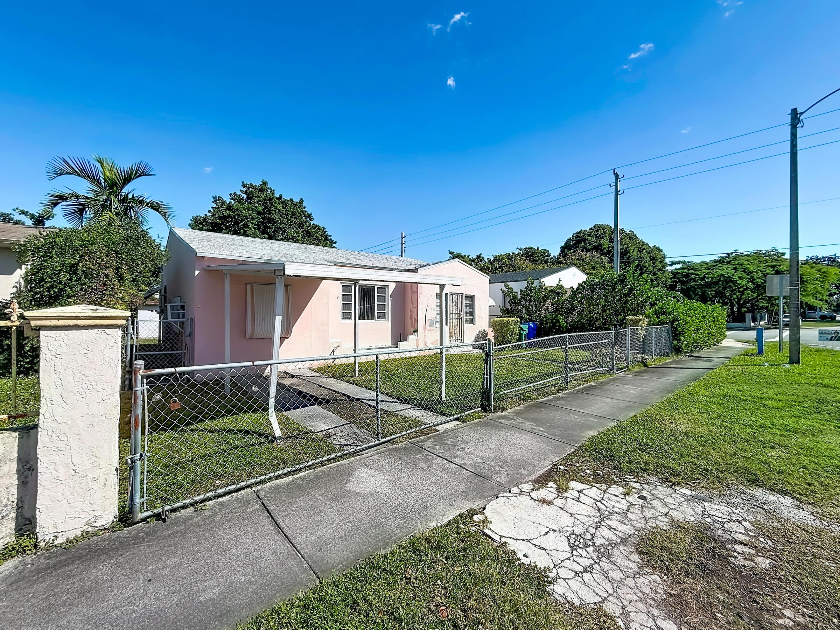 511 NW 46th St Miami, FL 33127