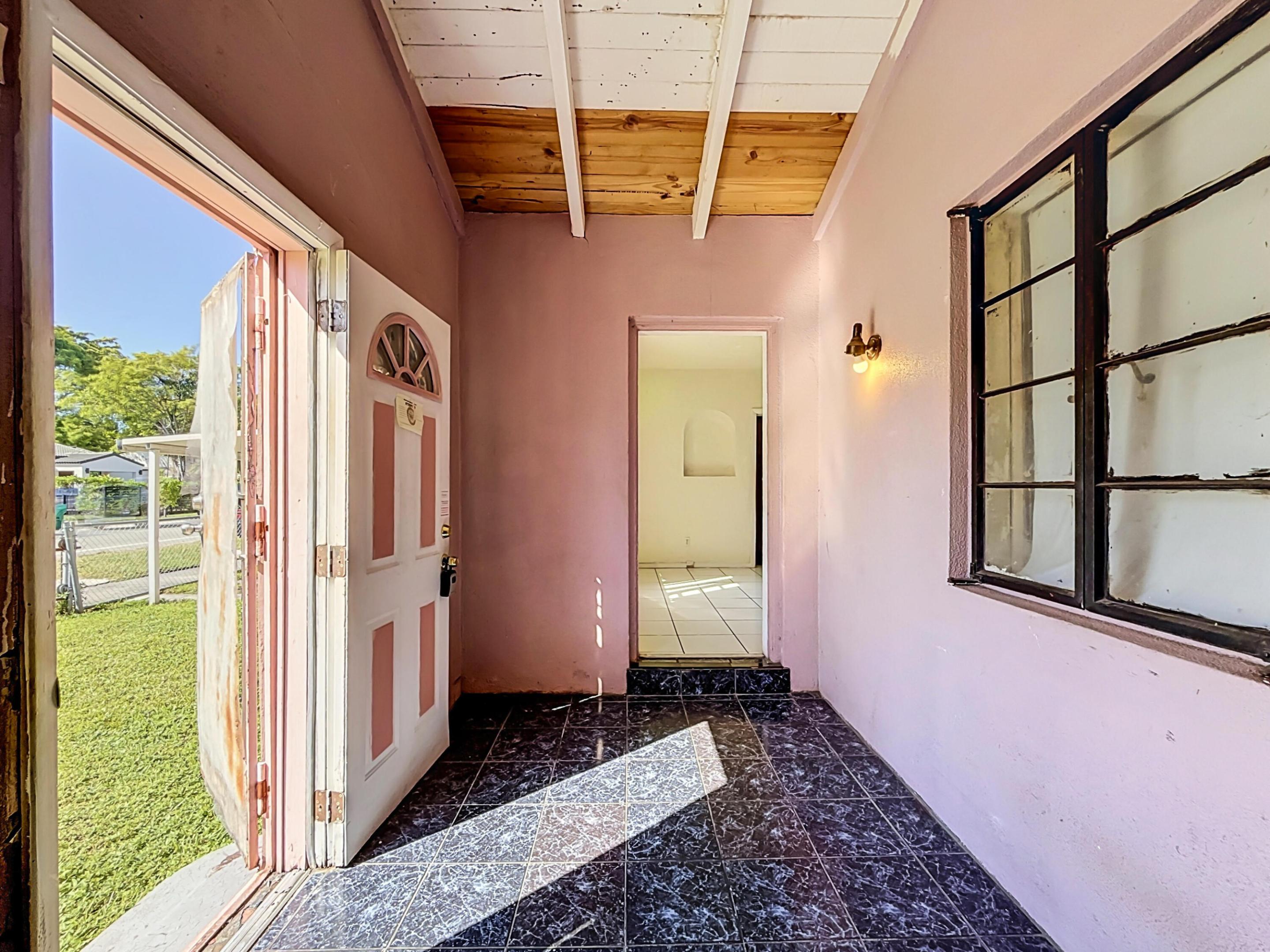 511 NW 46th St Miami, FL 33127