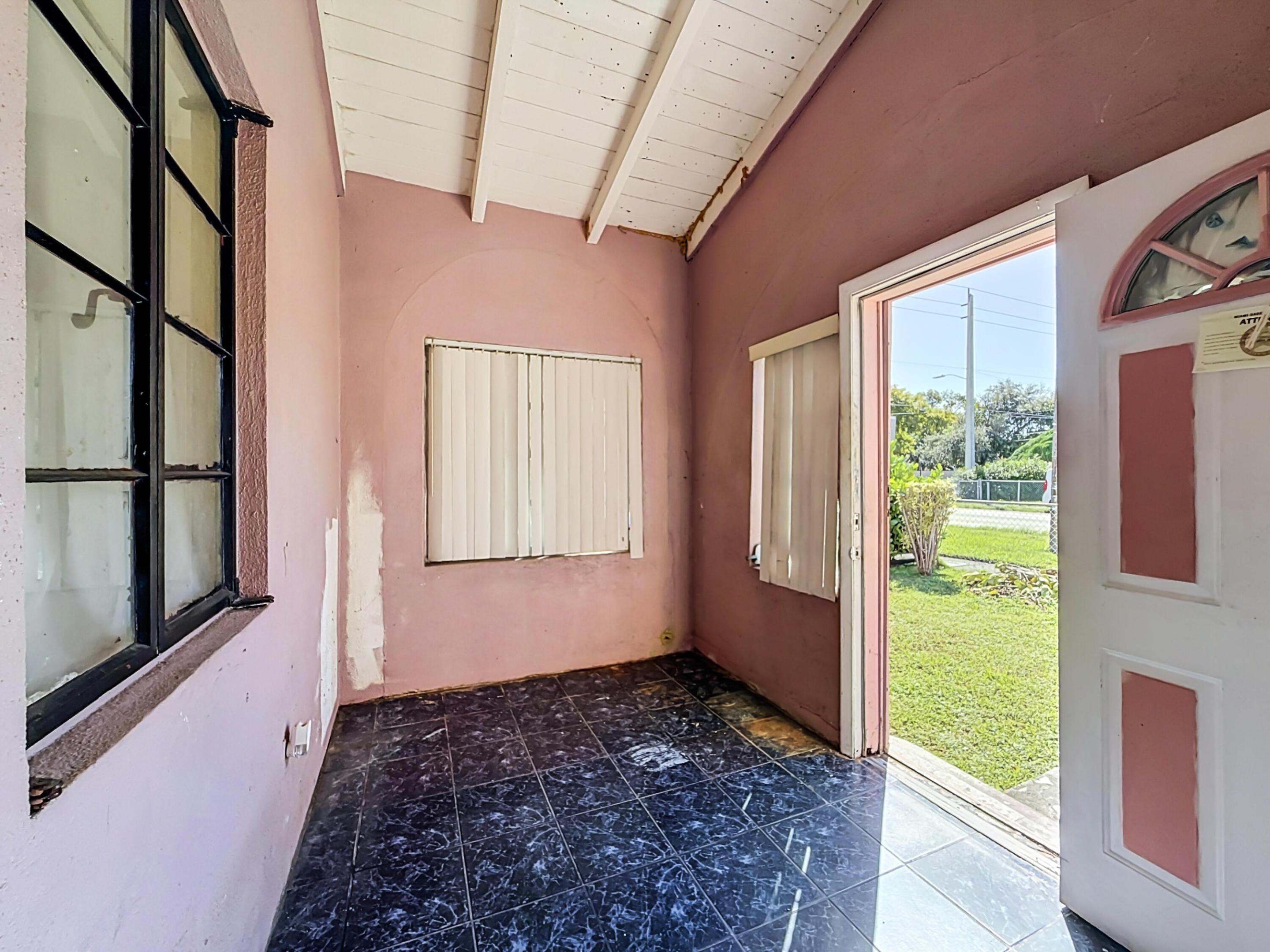 511 NW 46th St Miami, FL 33127