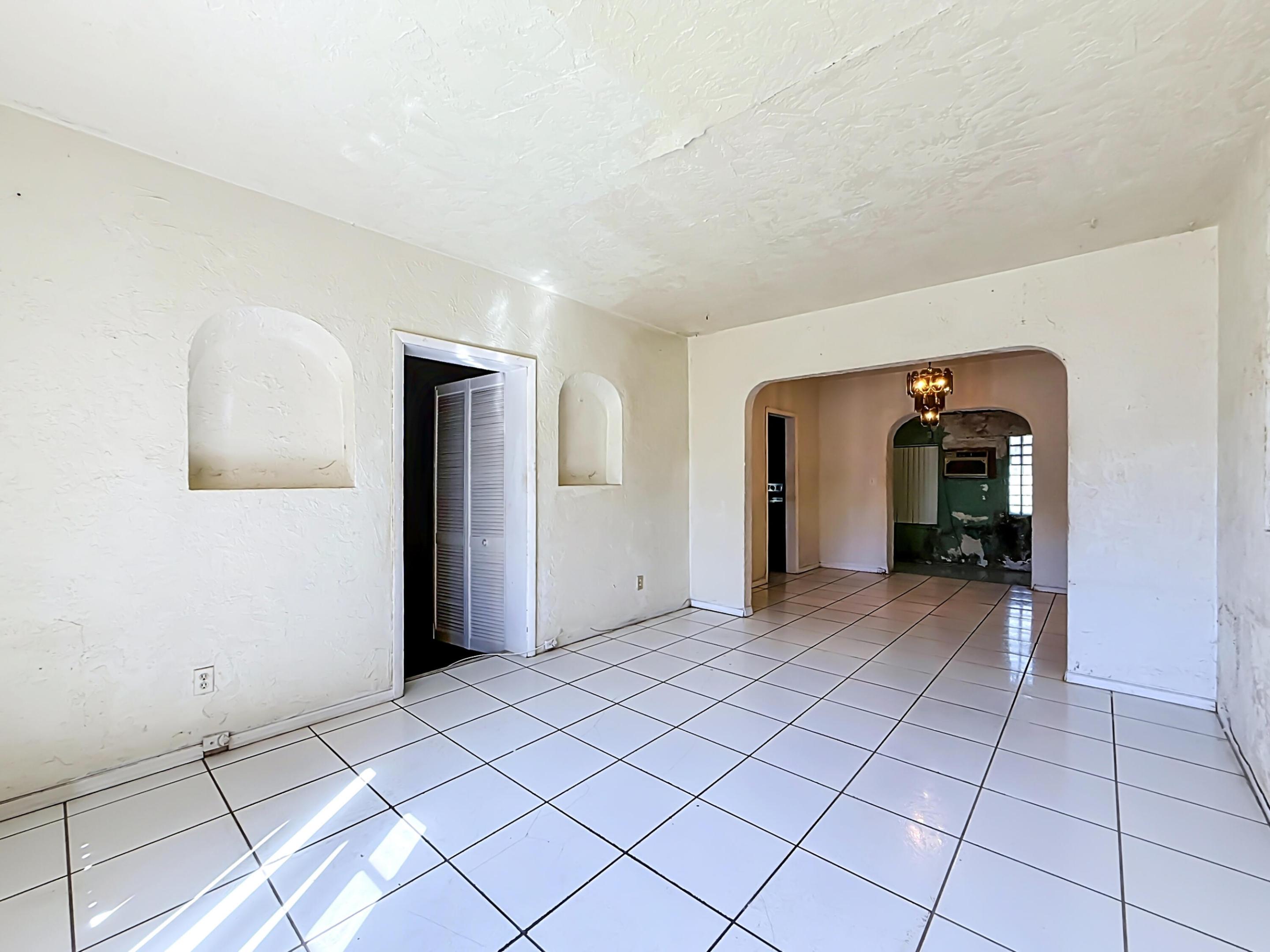 511 NW 46th St Miami, FL 33127