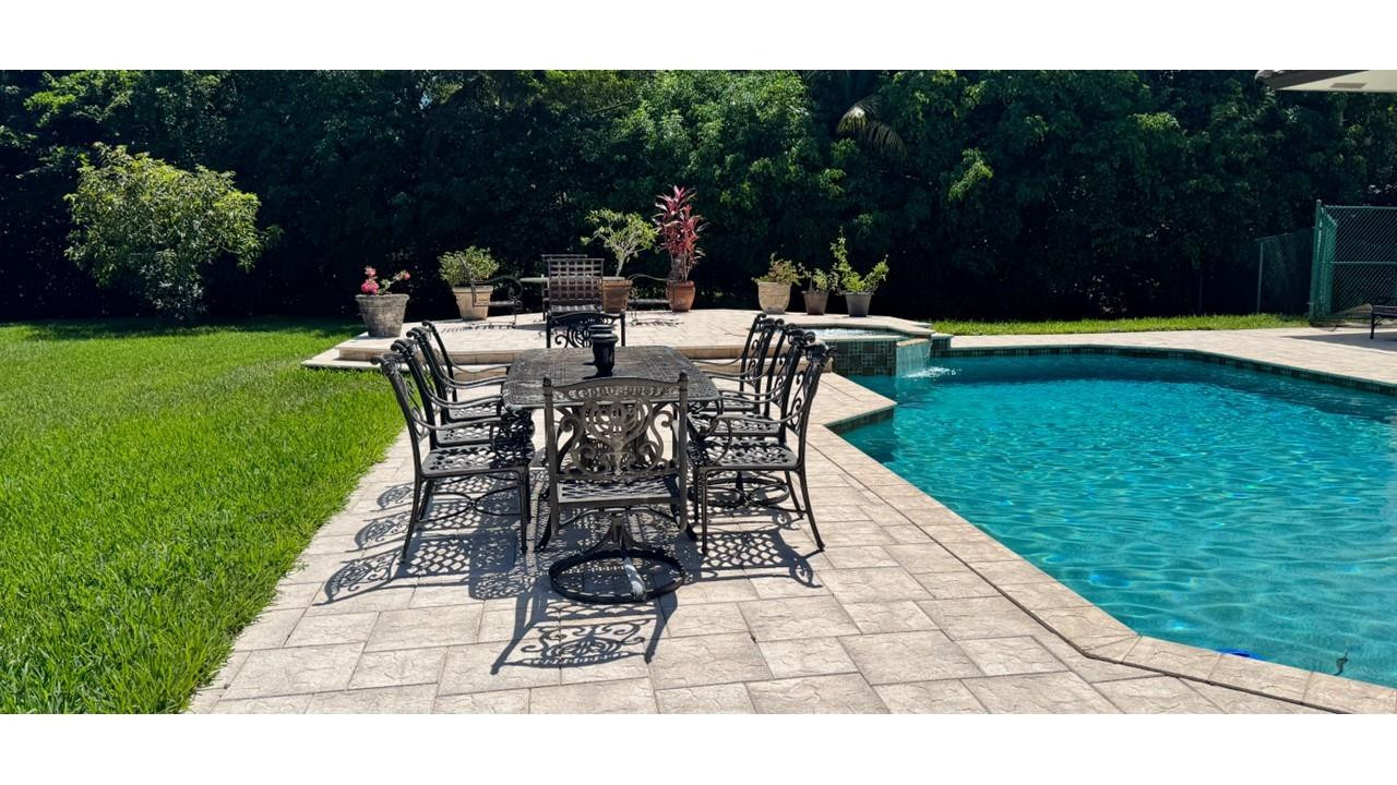 11720 NW 9th St Plantation, FL 33325