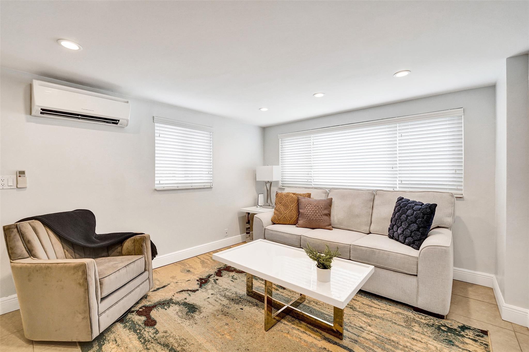 1245 NE 17th Way Fort Lauderdale, FL 33304