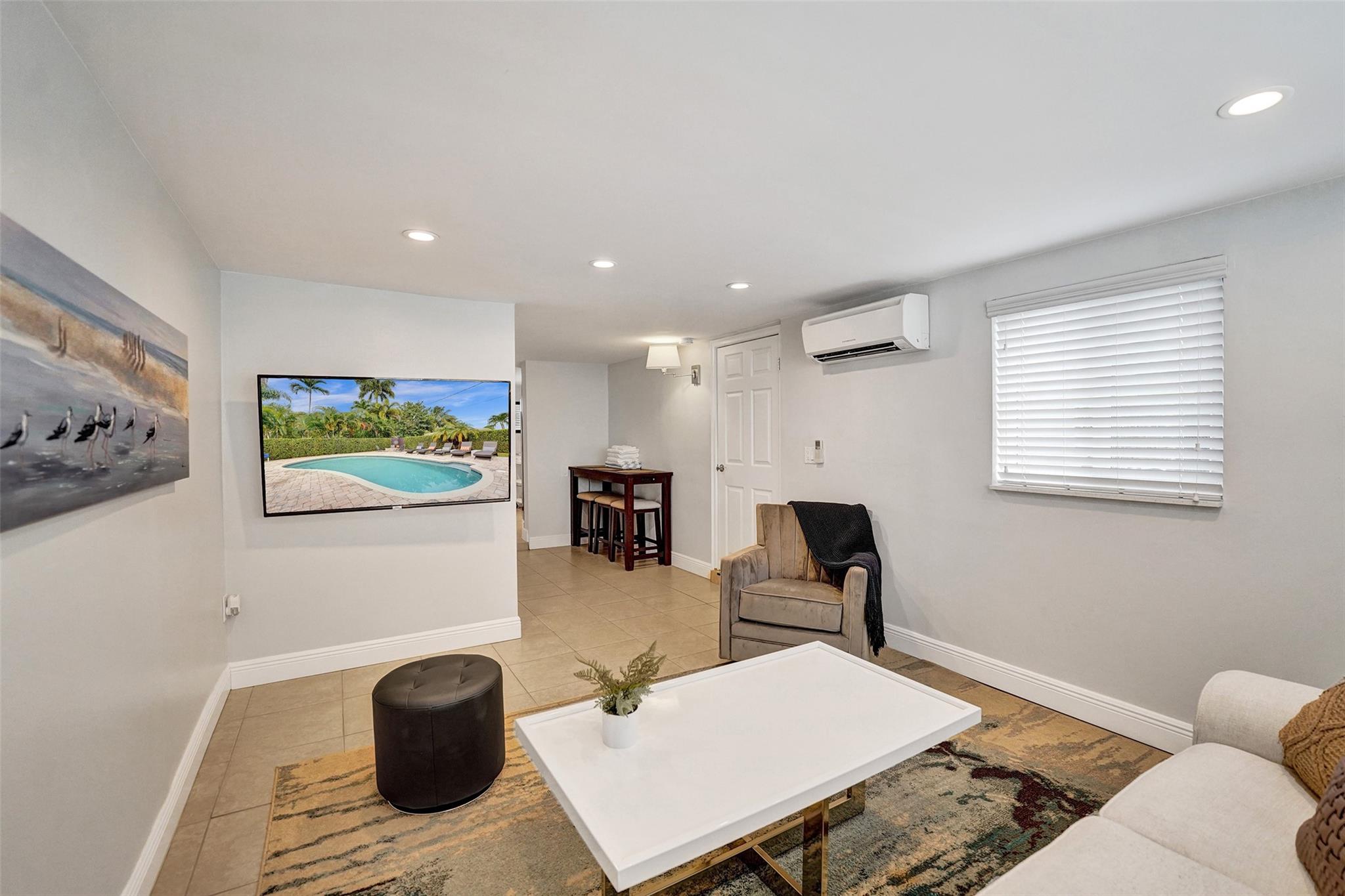 1245 NE 17th Way Fort Lauderdale, FL 33304