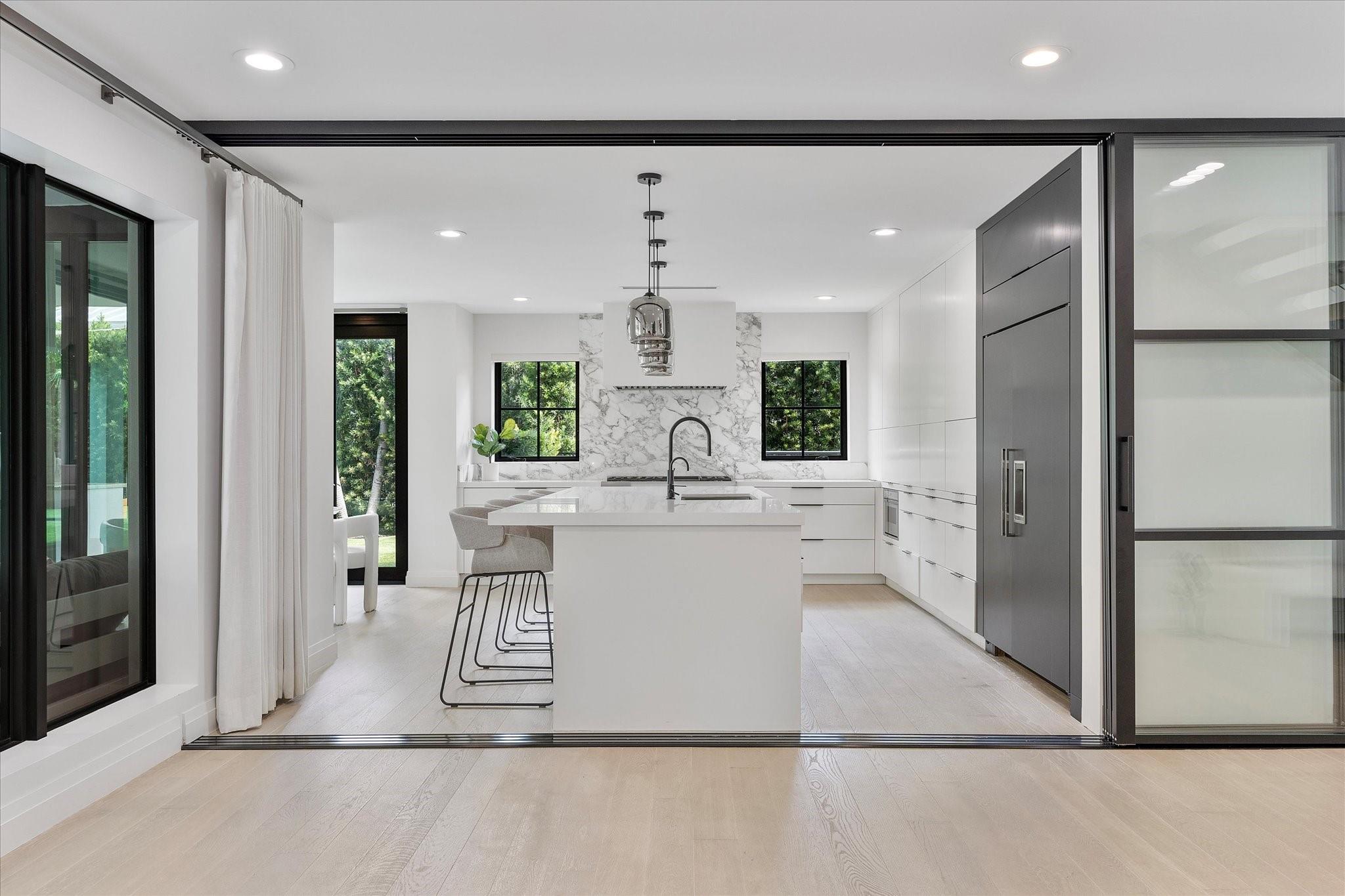 9 Tahoe Ln Sea Ranch Lakes, FL 33308