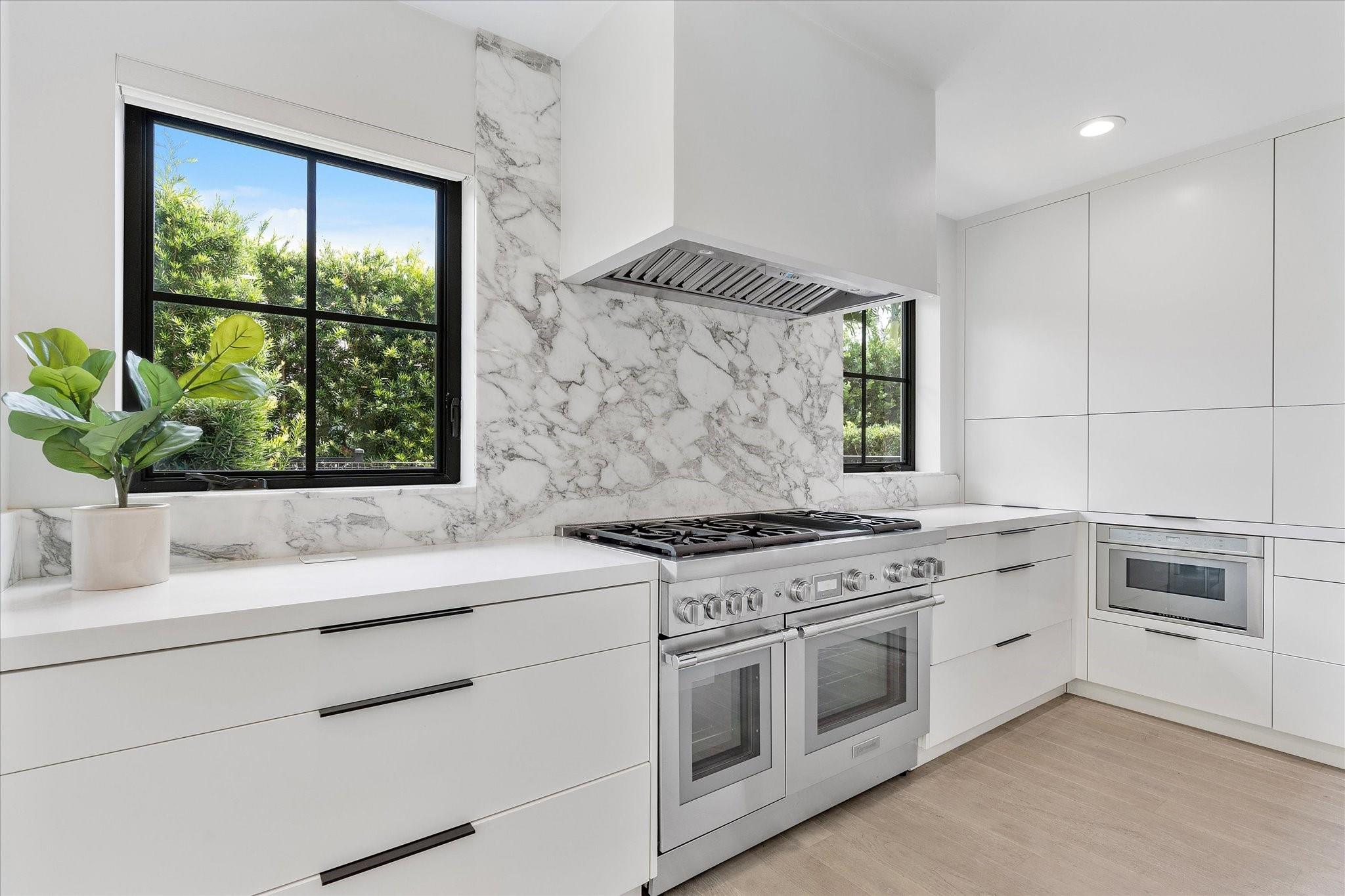 9 Tahoe Ln Sea Ranch Lakes, FL 33308