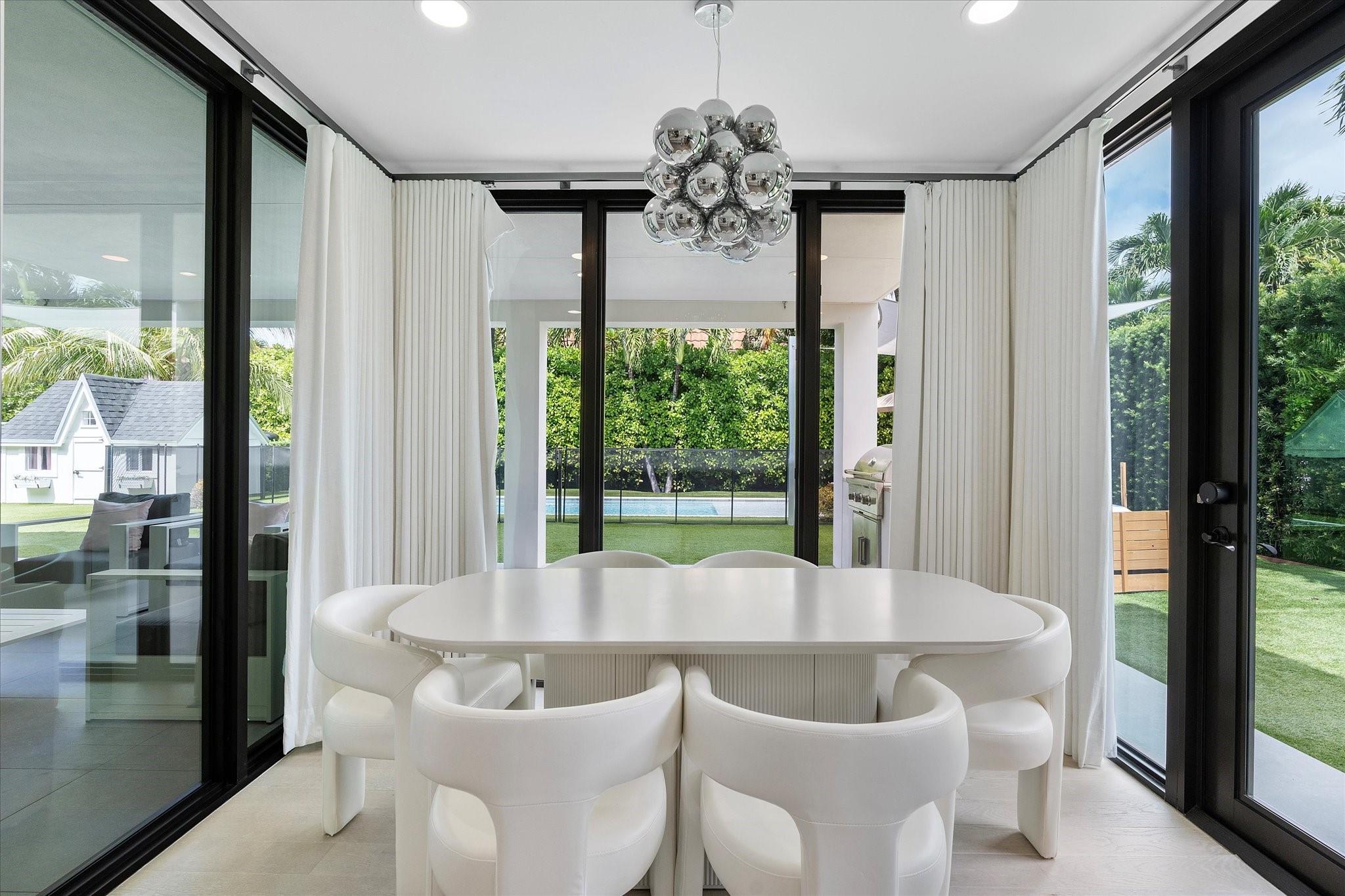 9 Tahoe Ln Sea Ranch Lakes, FL 33308