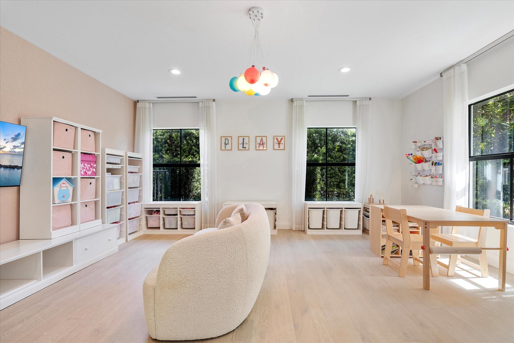 9 Tahoe Ln Sea Ranch Lakes, FL 33308