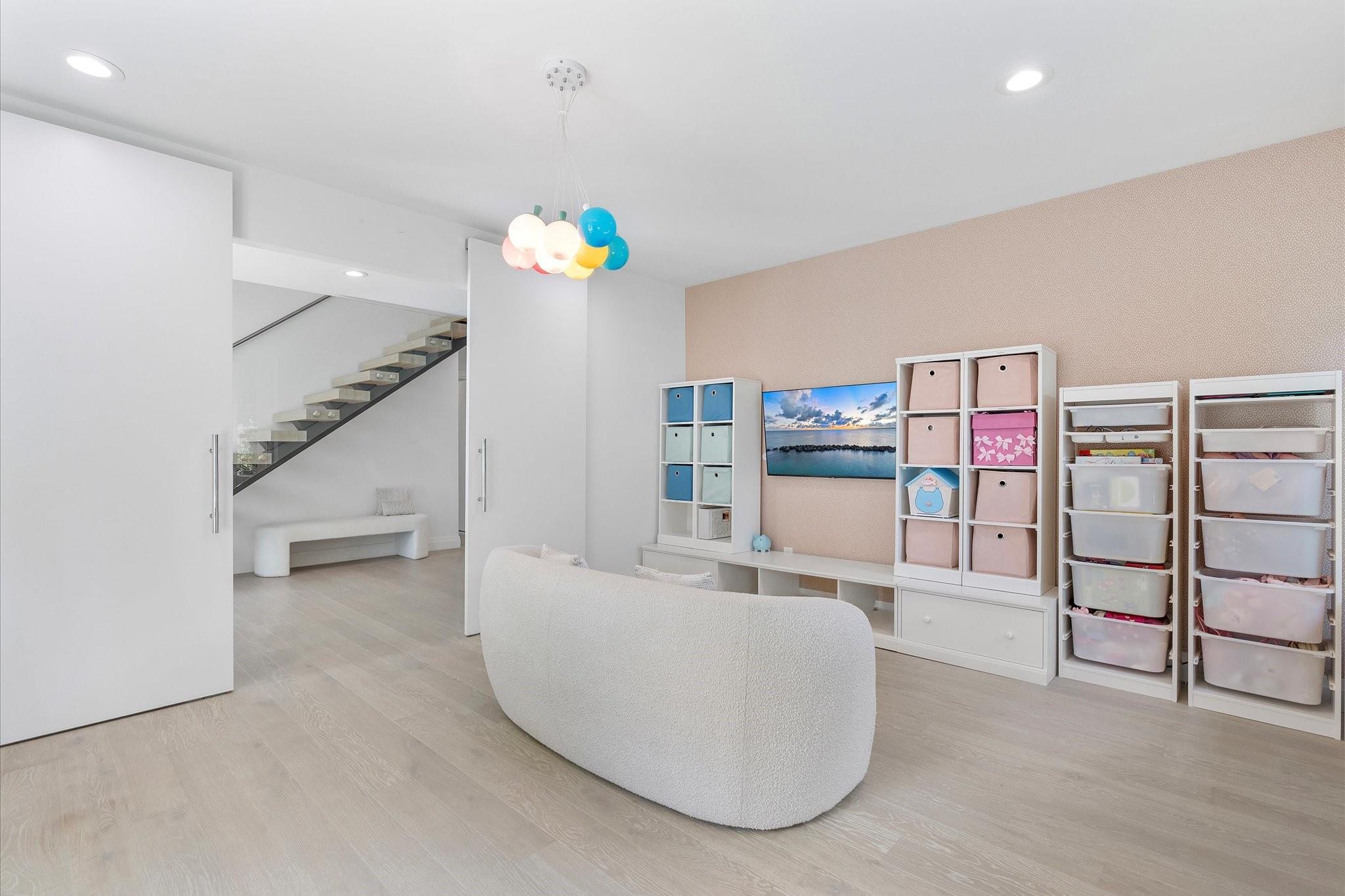 9 Tahoe Ln Sea Ranch Lakes, FL 33308