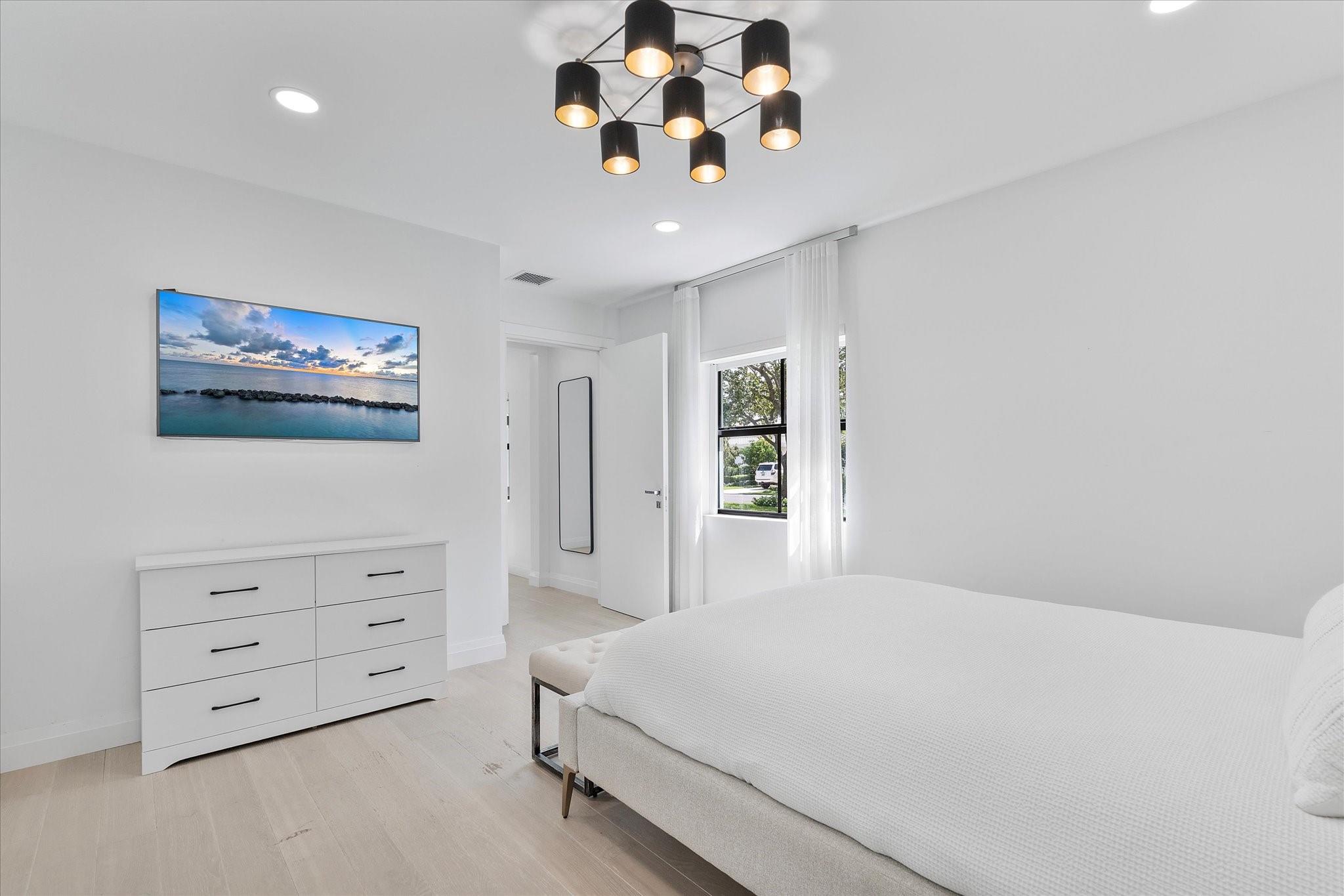 9 Tahoe Ln Sea Ranch Lakes, FL 33308