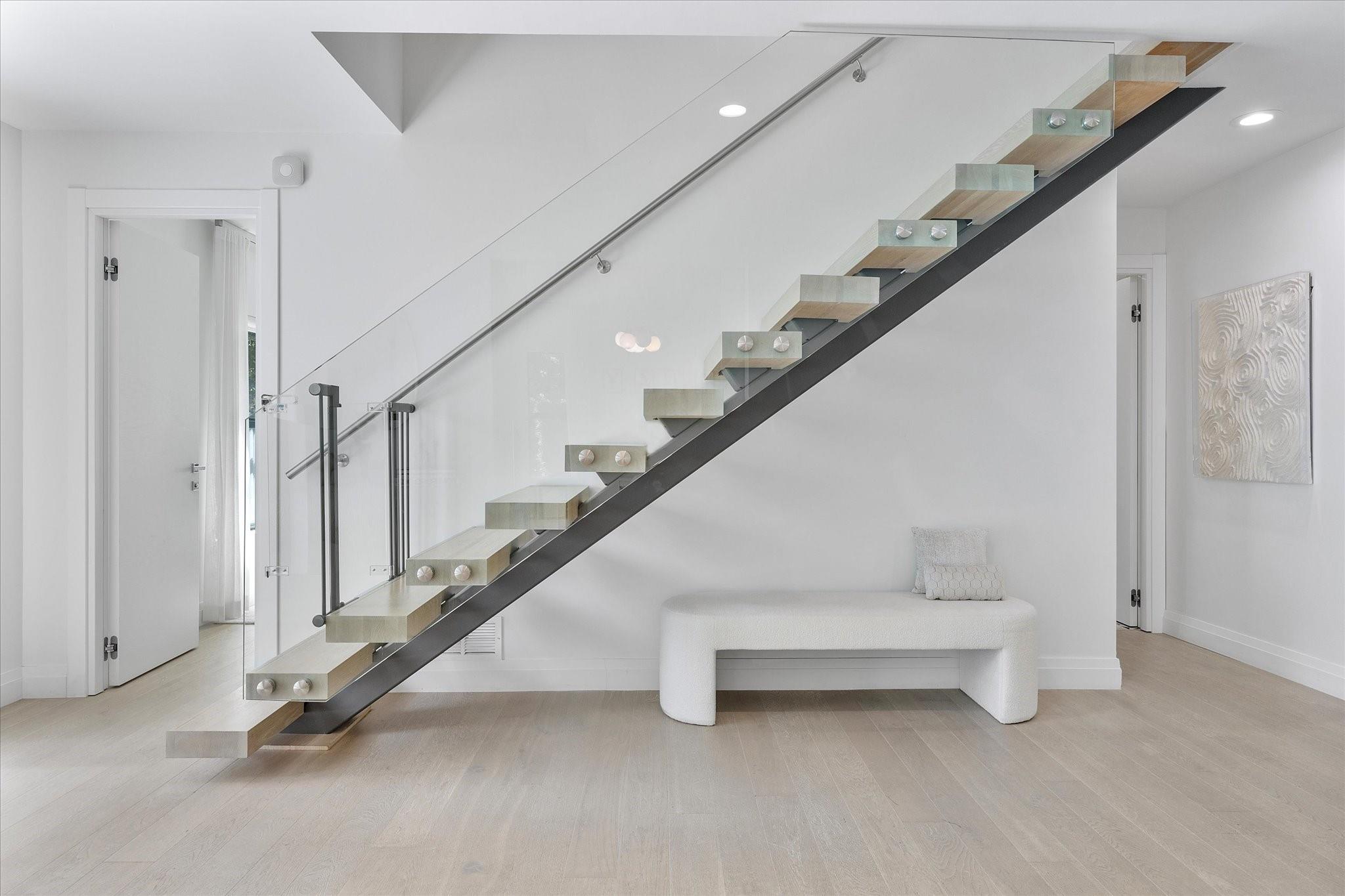 9 Tahoe Ln Sea Ranch Lakes, FL 33308