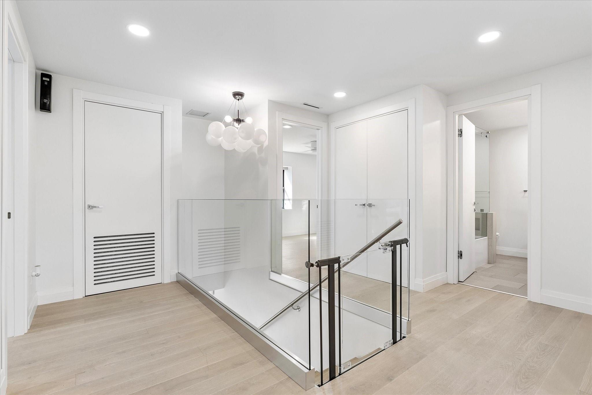 9 Tahoe Ln Sea Ranch Lakes, FL 33308