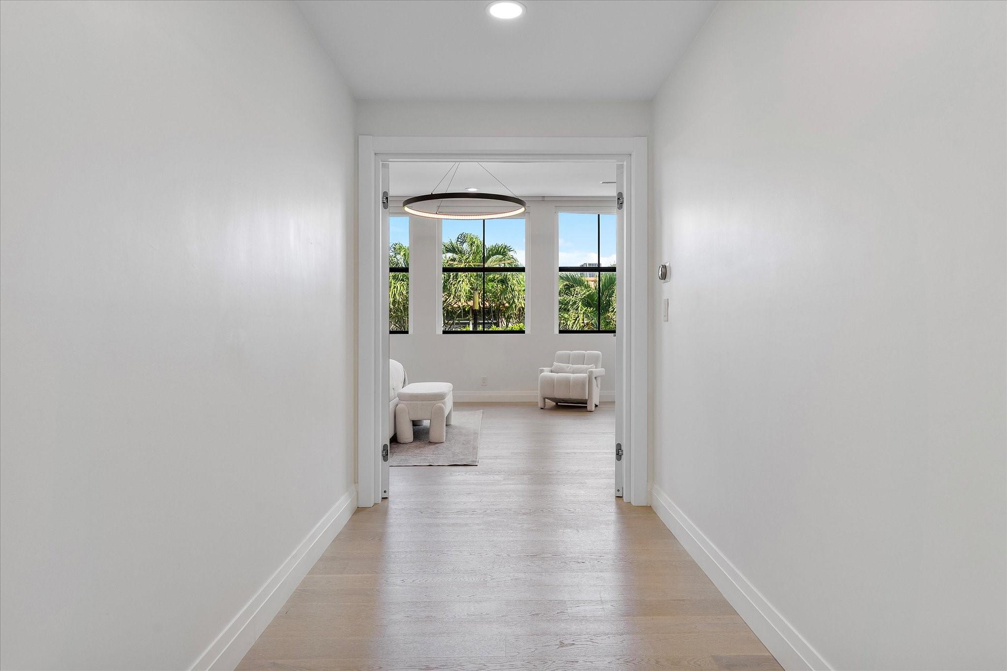 9 Tahoe Ln Sea Ranch Lakes, FL 33308