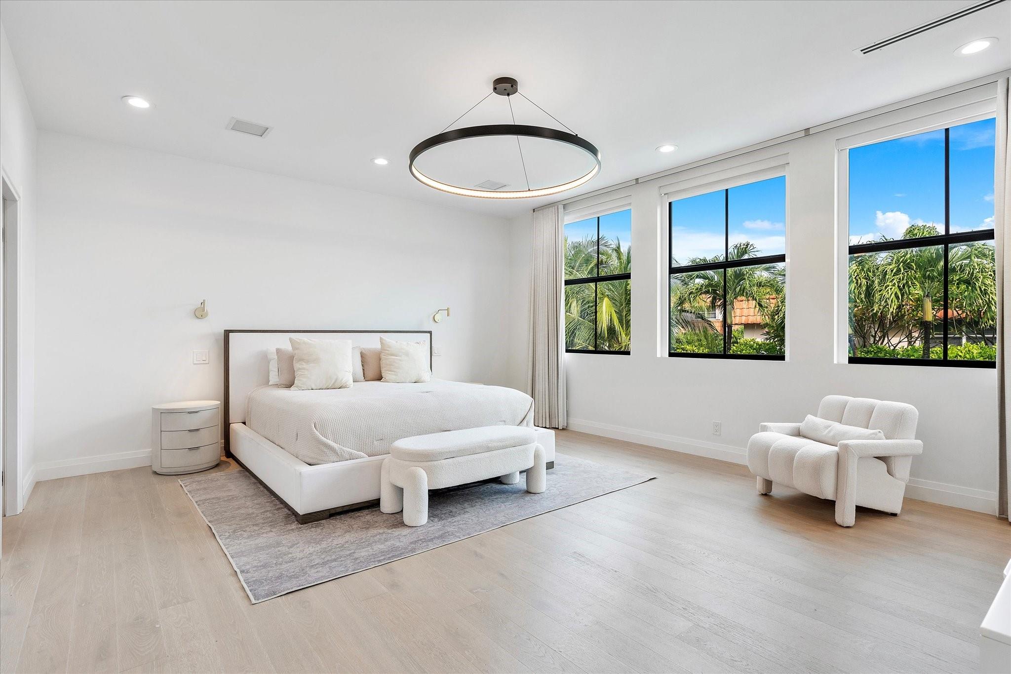 9 Tahoe Ln Sea Ranch Lakes, FL 33308