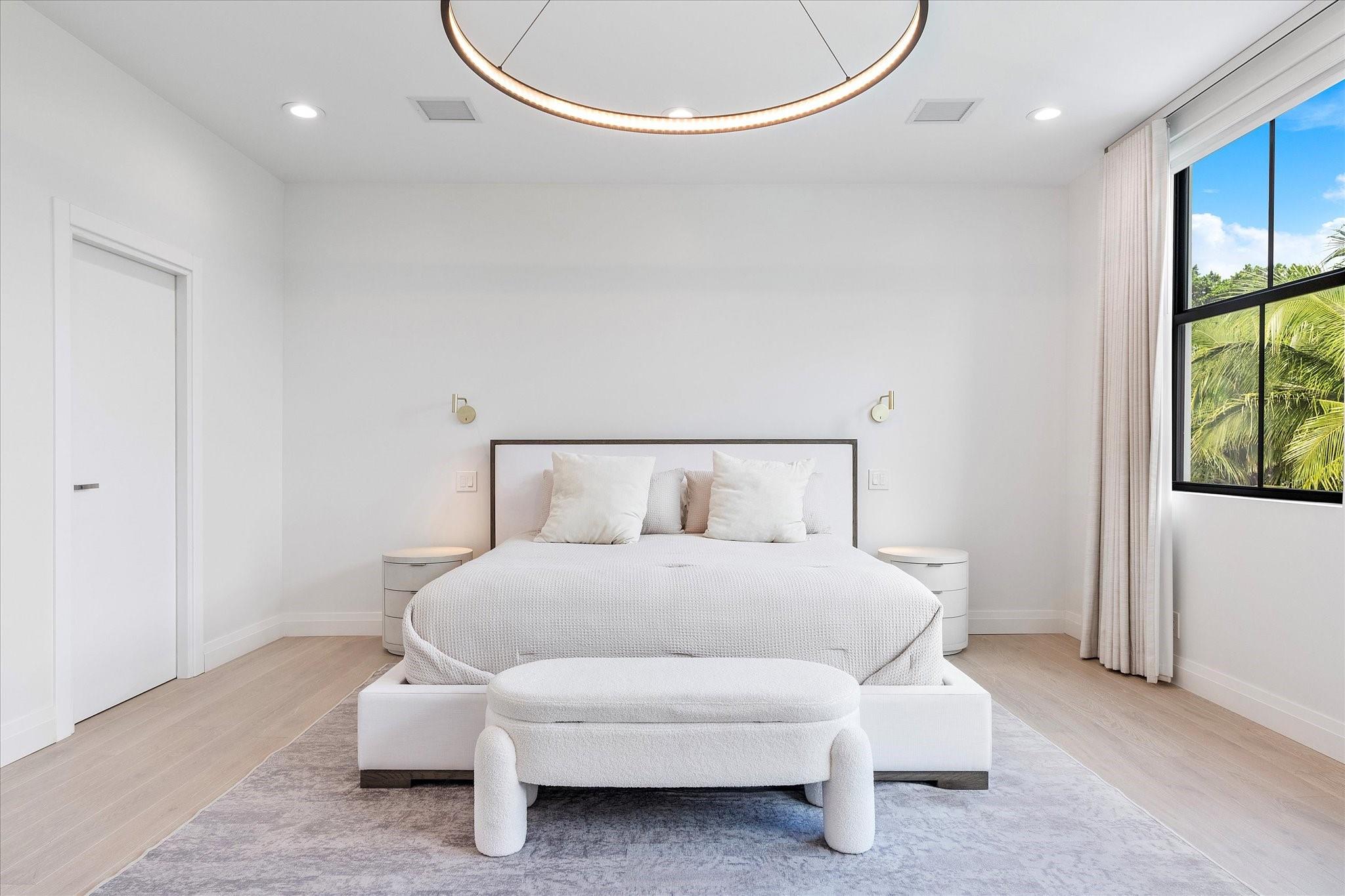 9 Tahoe Ln Sea Ranch Lakes, FL 33308