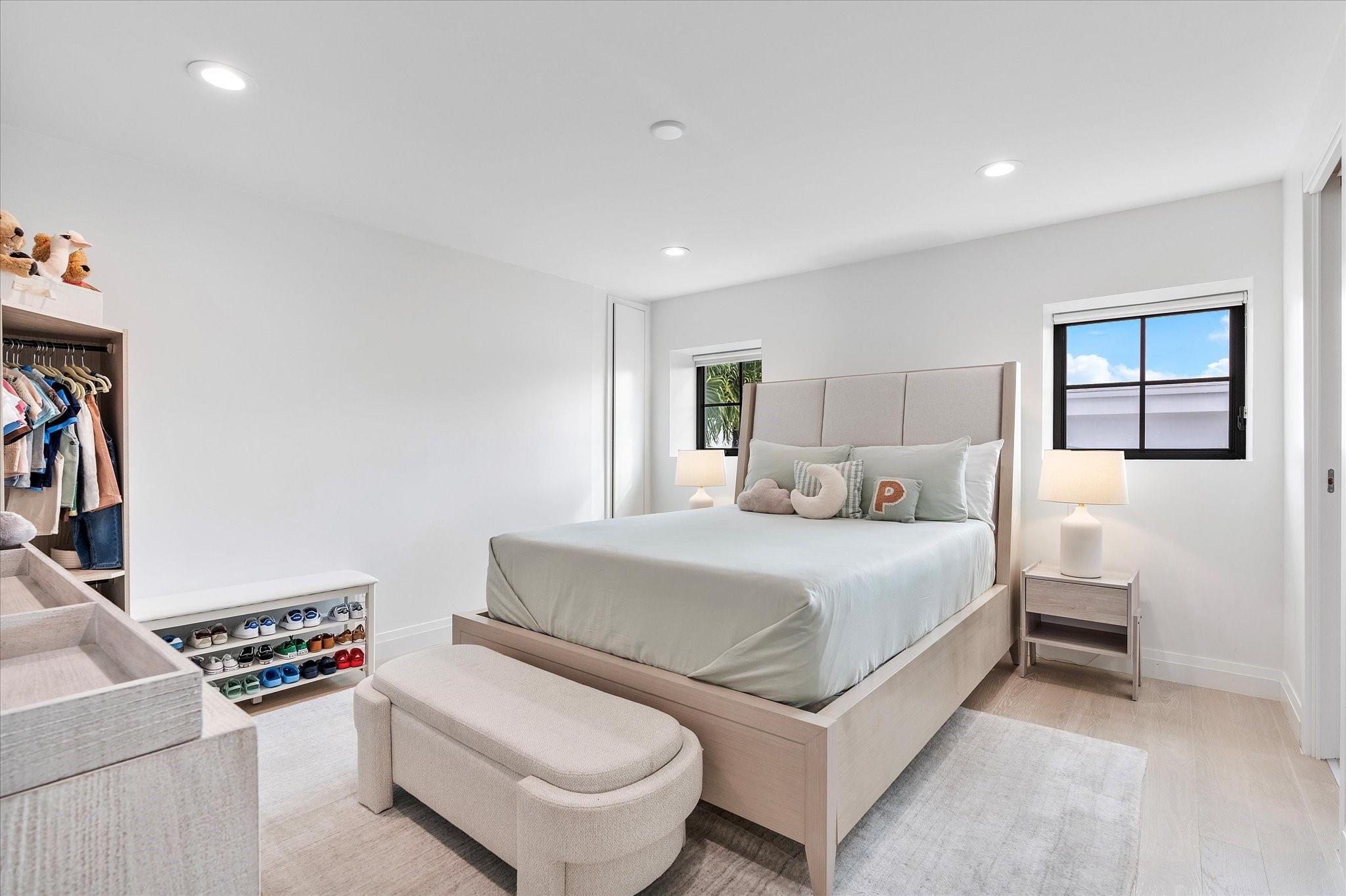 9 Tahoe Ln Sea Ranch Lakes, FL 33308