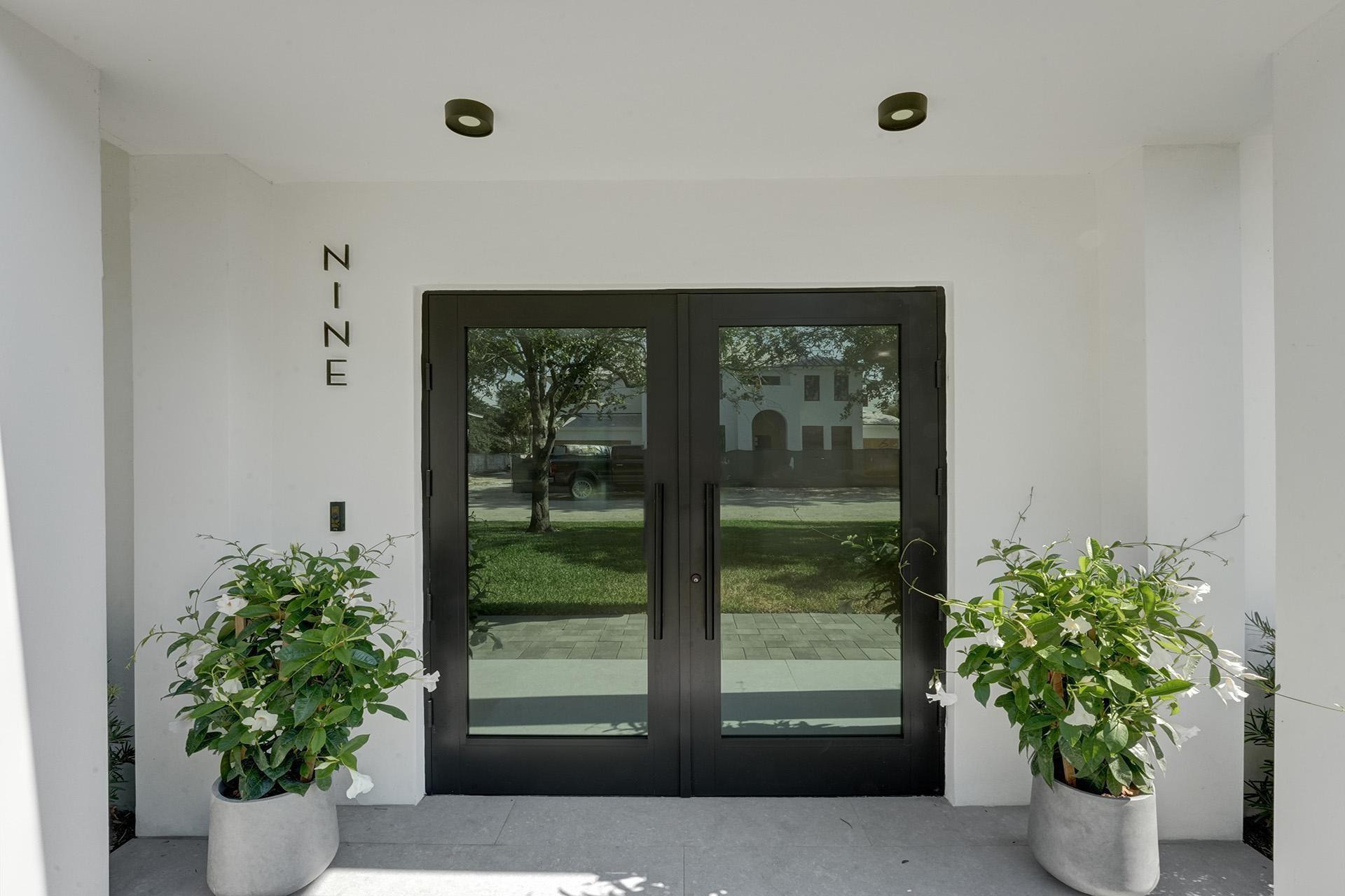 9 Tahoe Ln Sea Ranch Lakes, FL 33308