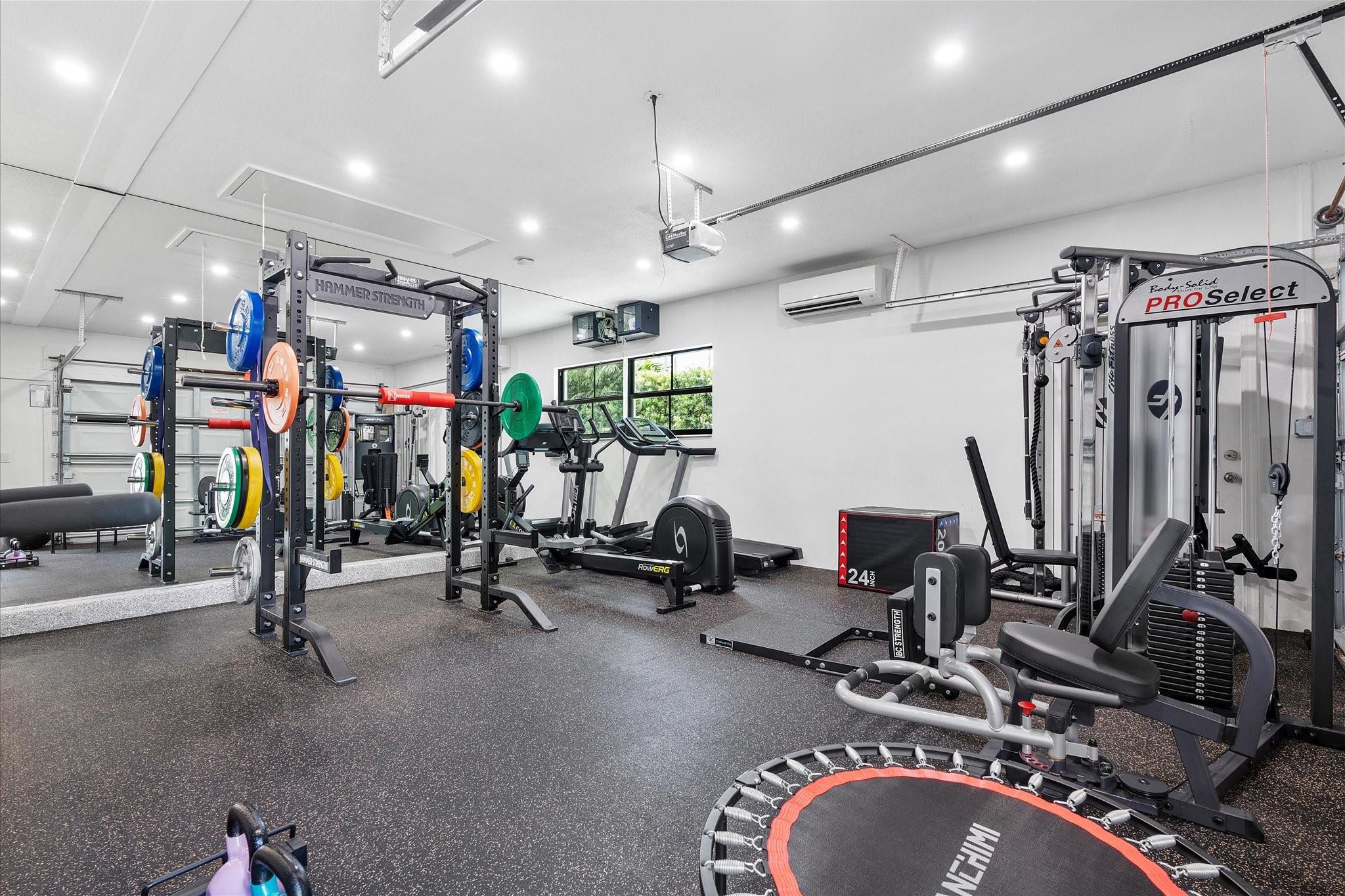 9 Tahoe Ln Sea Ranch Lakes, FL 33308