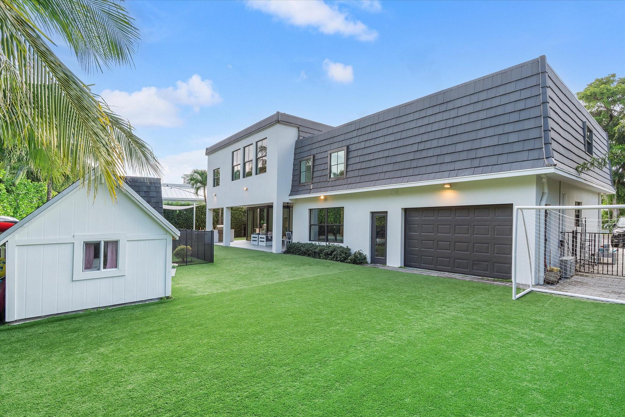 9 Tahoe Ln Sea Ranch Lakes, FL 33308