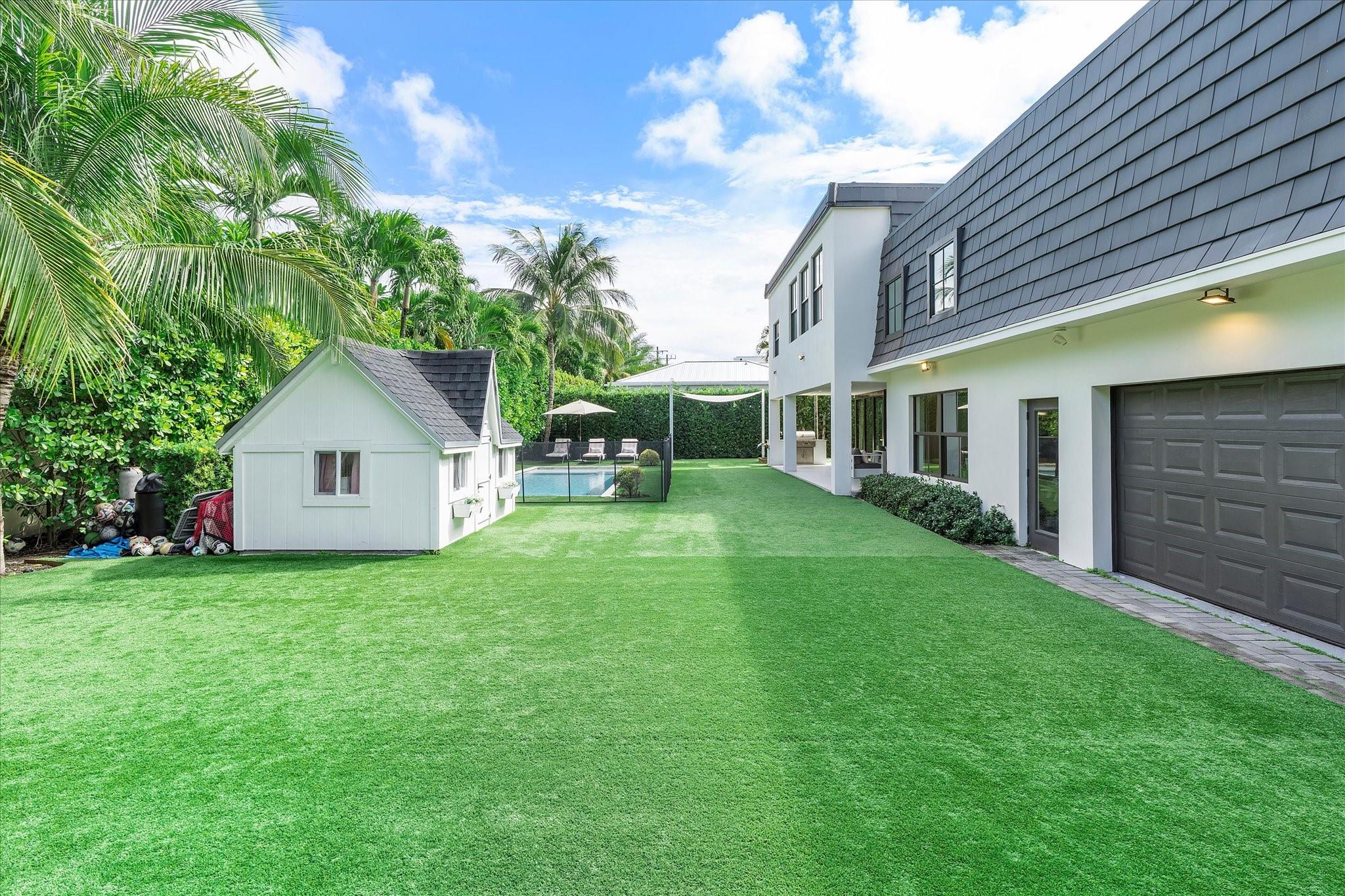 9 Tahoe Ln Sea Ranch Lakes, FL 33308