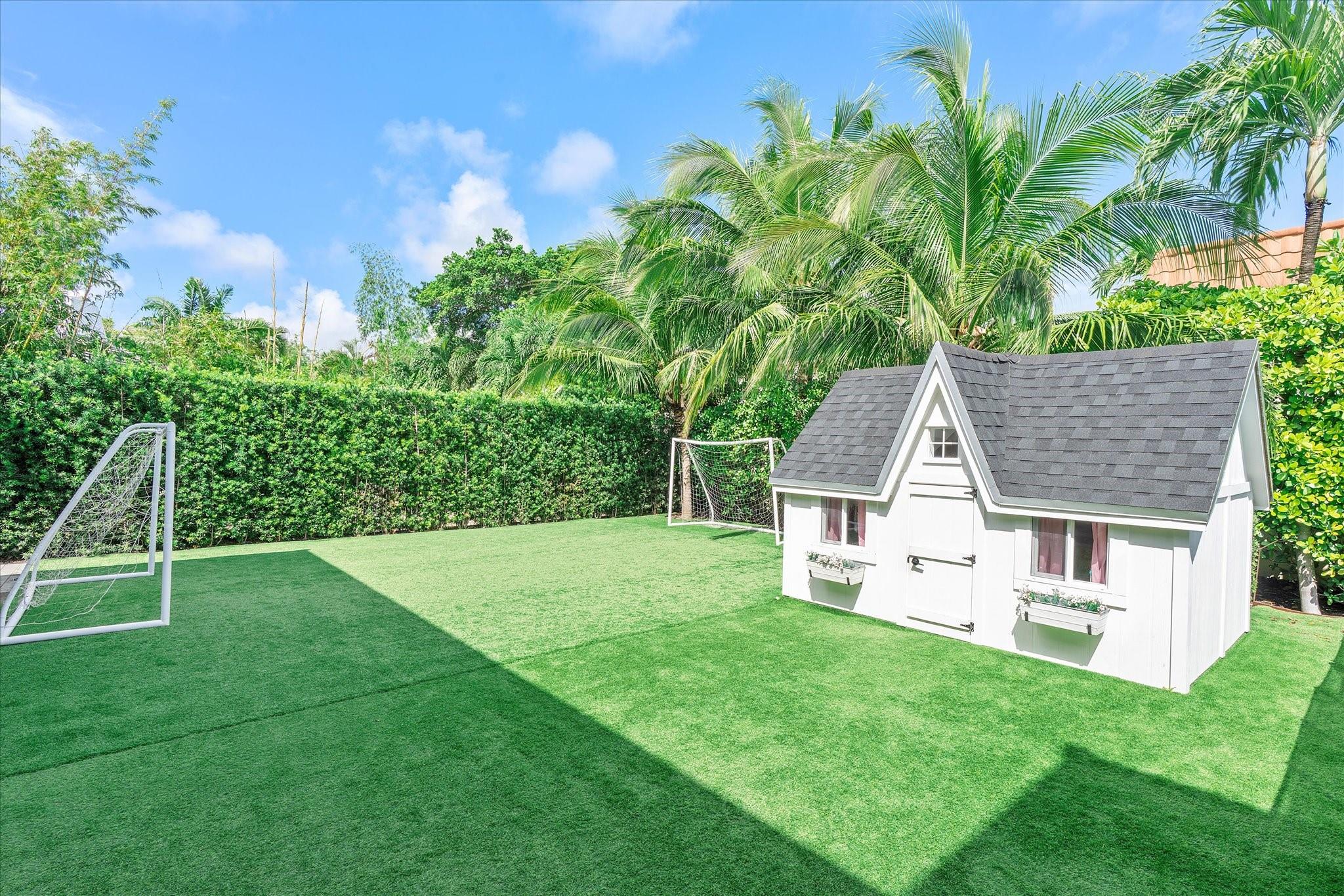 9 Tahoe Ln Sea Ranch Lakes, FL 33308